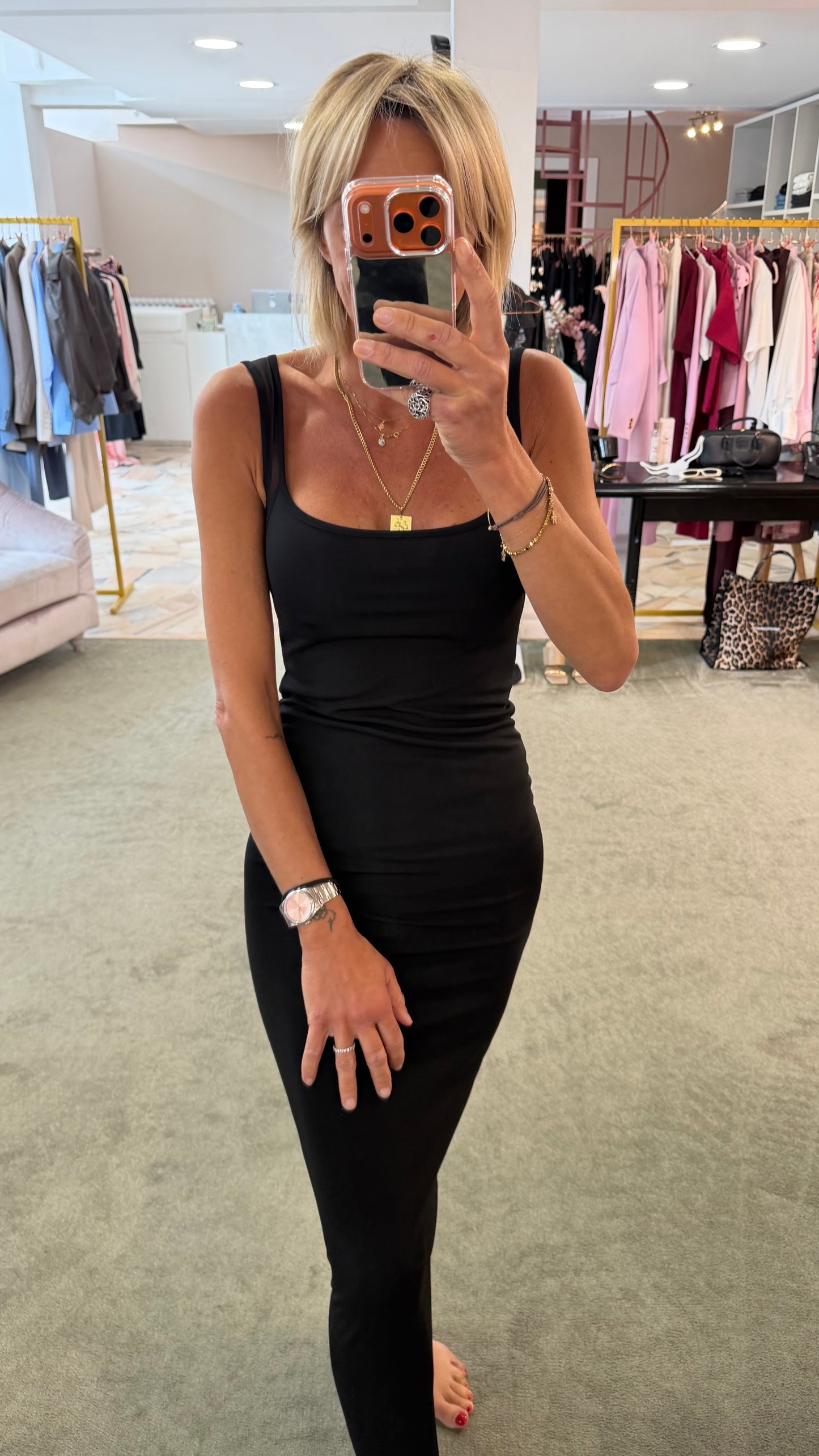 Abito lungo nero schiena nuda e inserti in tulle ks