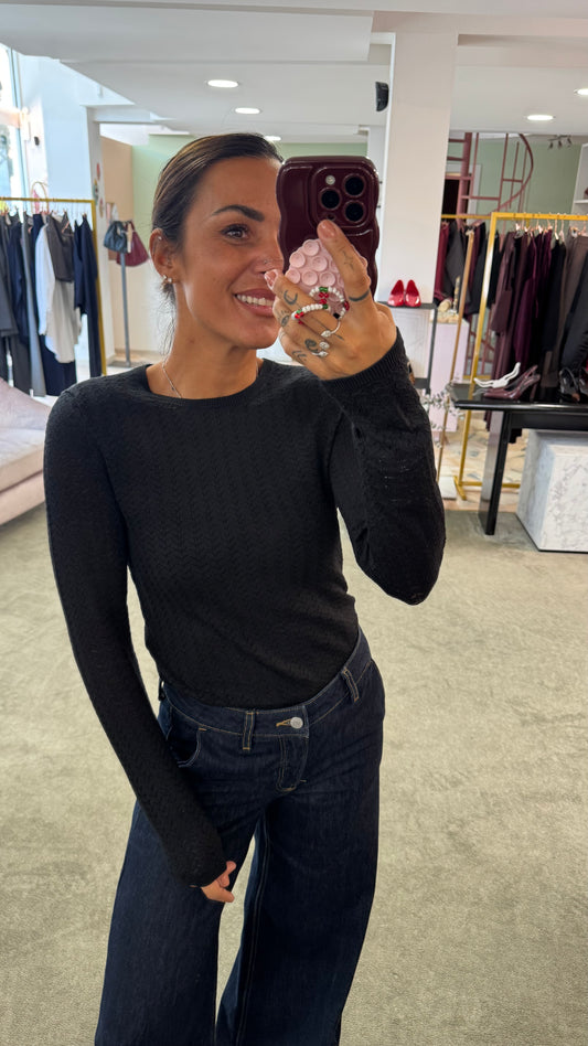 Maglia nera maniche lunghe lavorata sl