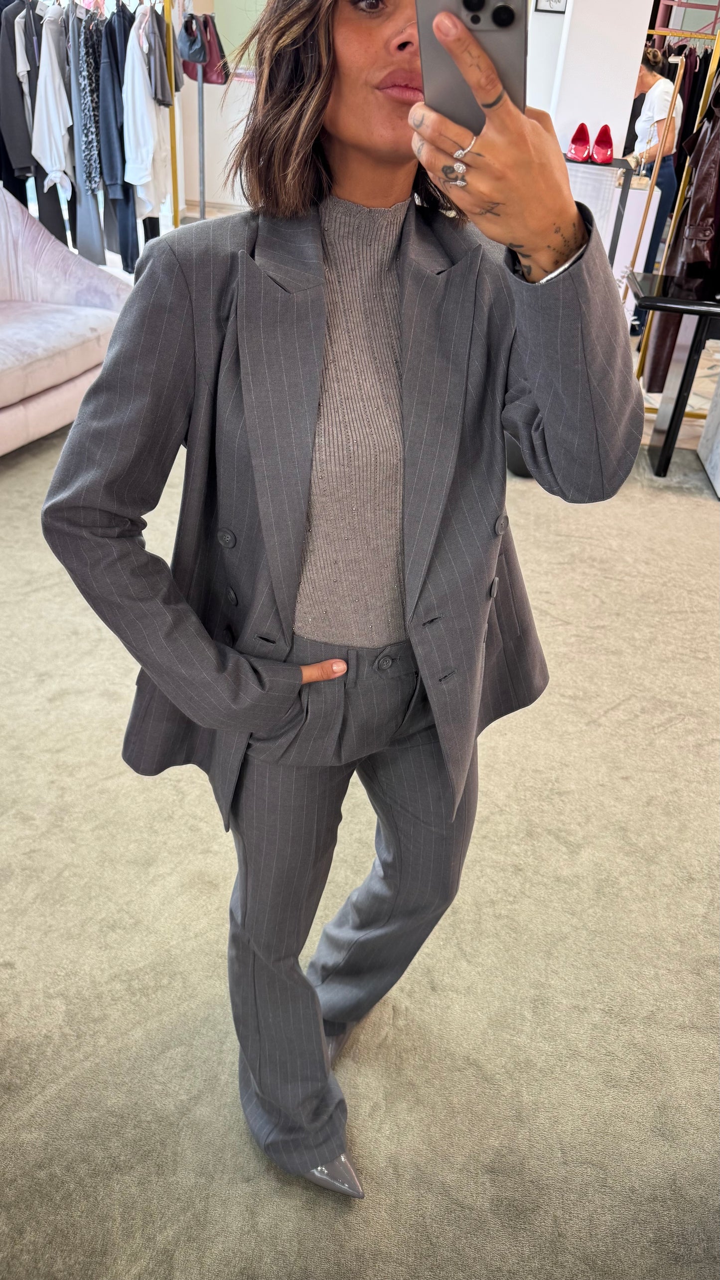 Pantaloni grigio gessati a zampa fr