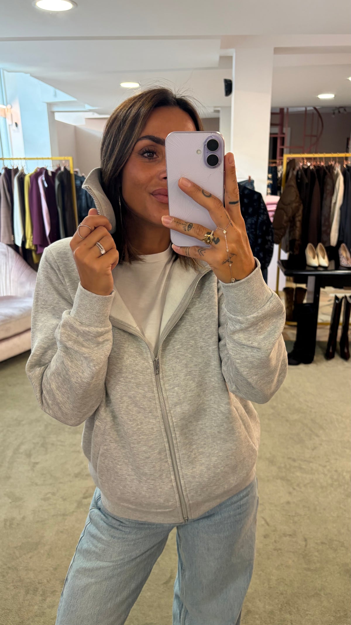 Felpa grigio chiaro con zip e collo alto jx