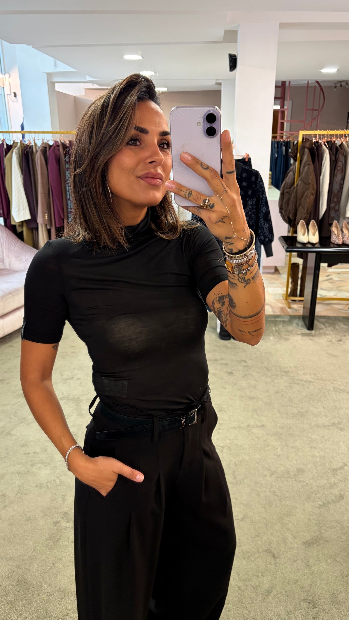 Maglia lupetto nera maniche corte Hinnominate