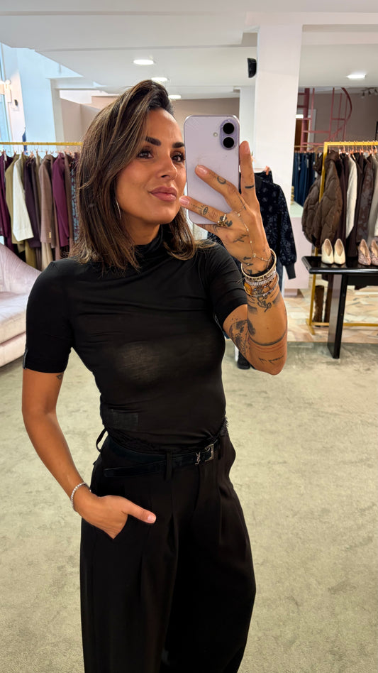 Maglia lupetto nera maniche corte Hinnominate