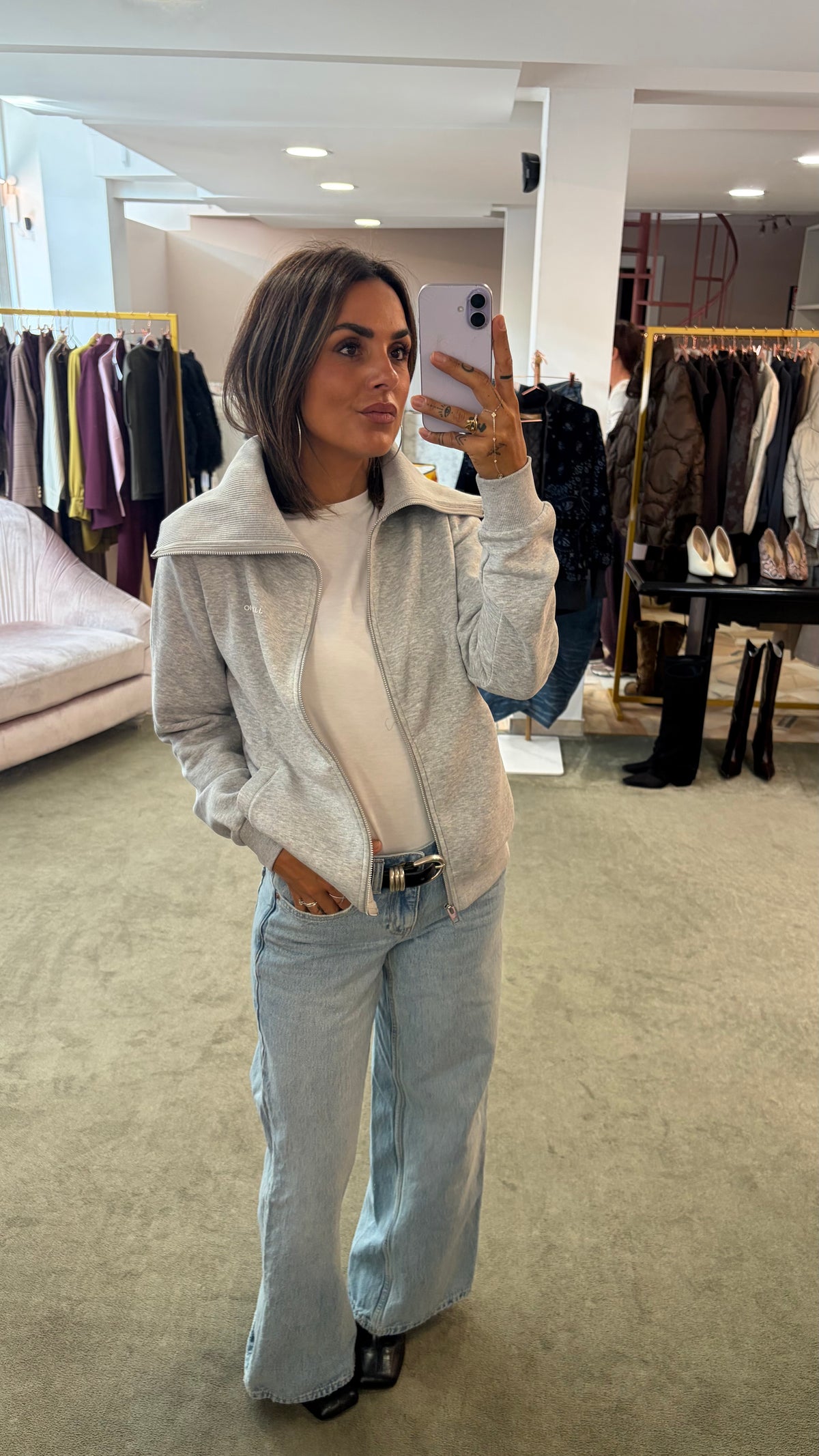 Felpa grigio chiaro con zip e collo alto jx