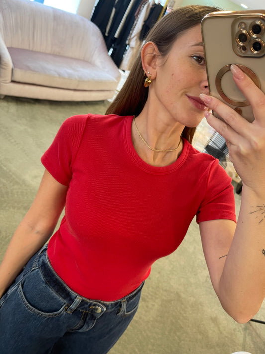T-shirt slim rossa a costine jx