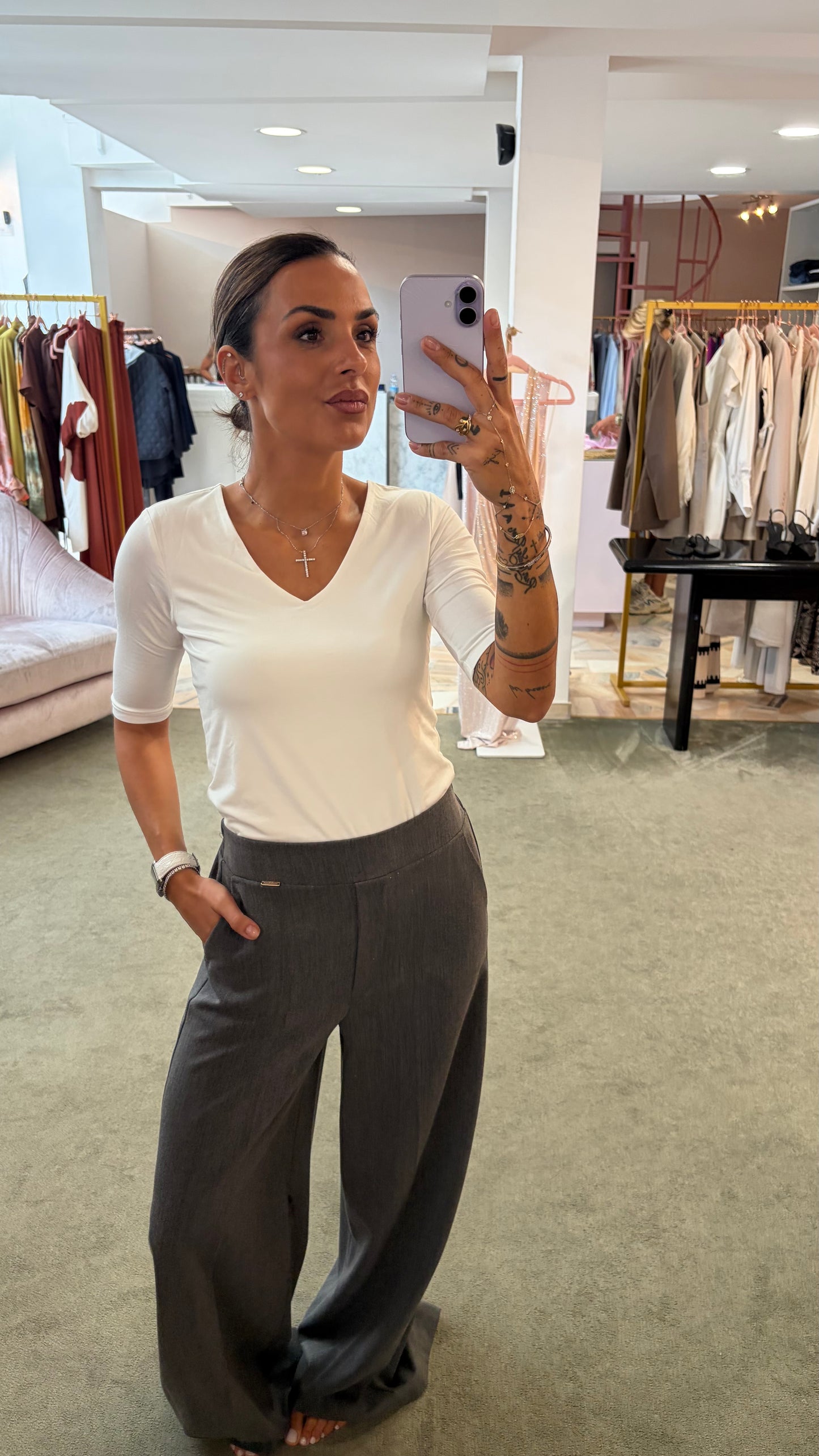 T-shirt Bianca scollo a v manica corta sy