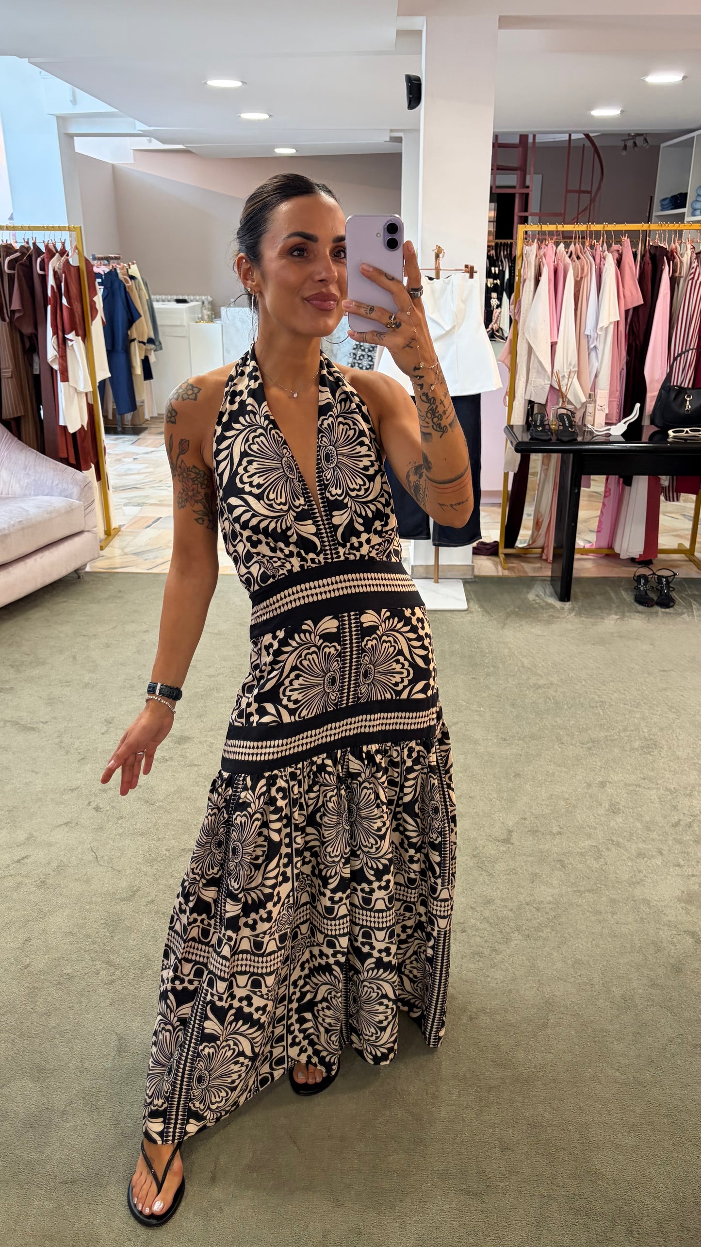 Abito lungo nero e beige fantasia scollo all'americana gl