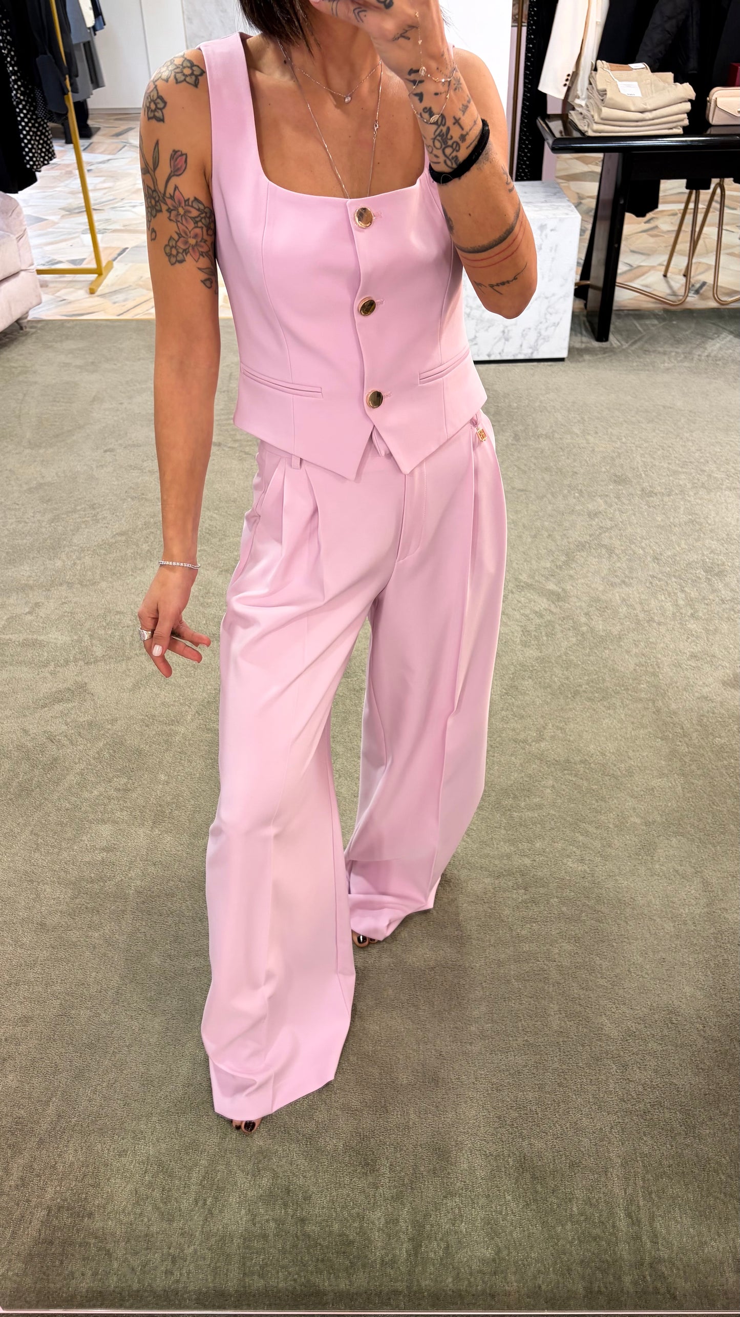 Pantaloni rosa a palazzo con pences fr