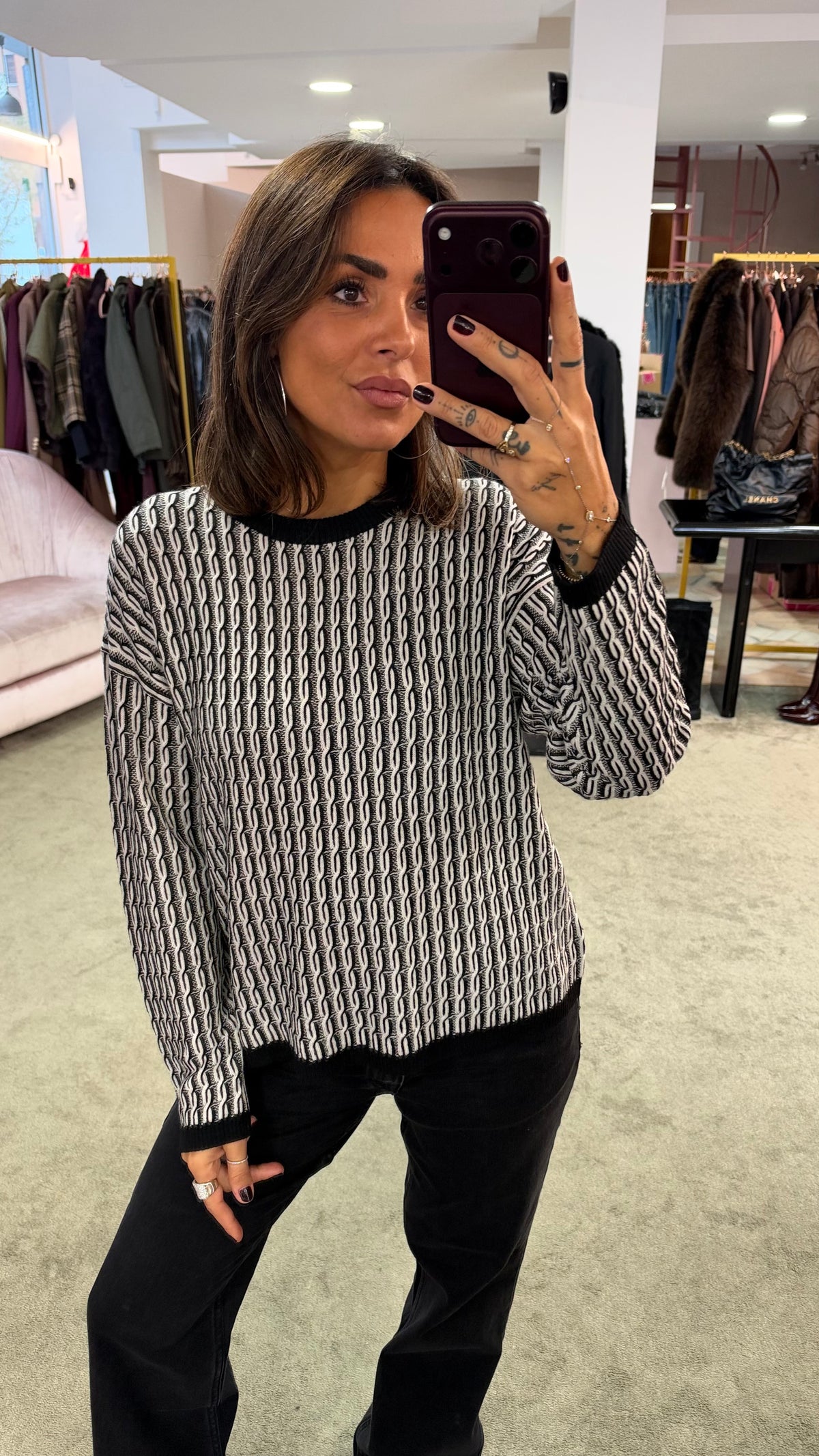 Maglione girocollo fantasia bianca e nera bj