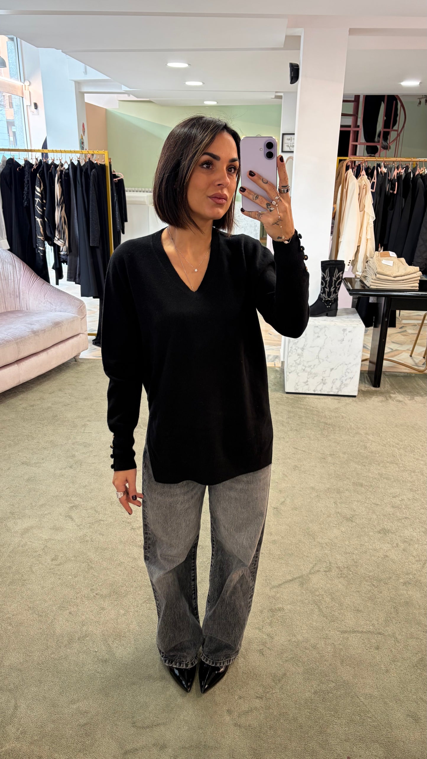 Maglione scollo a v nero con spacchi laterali fr
