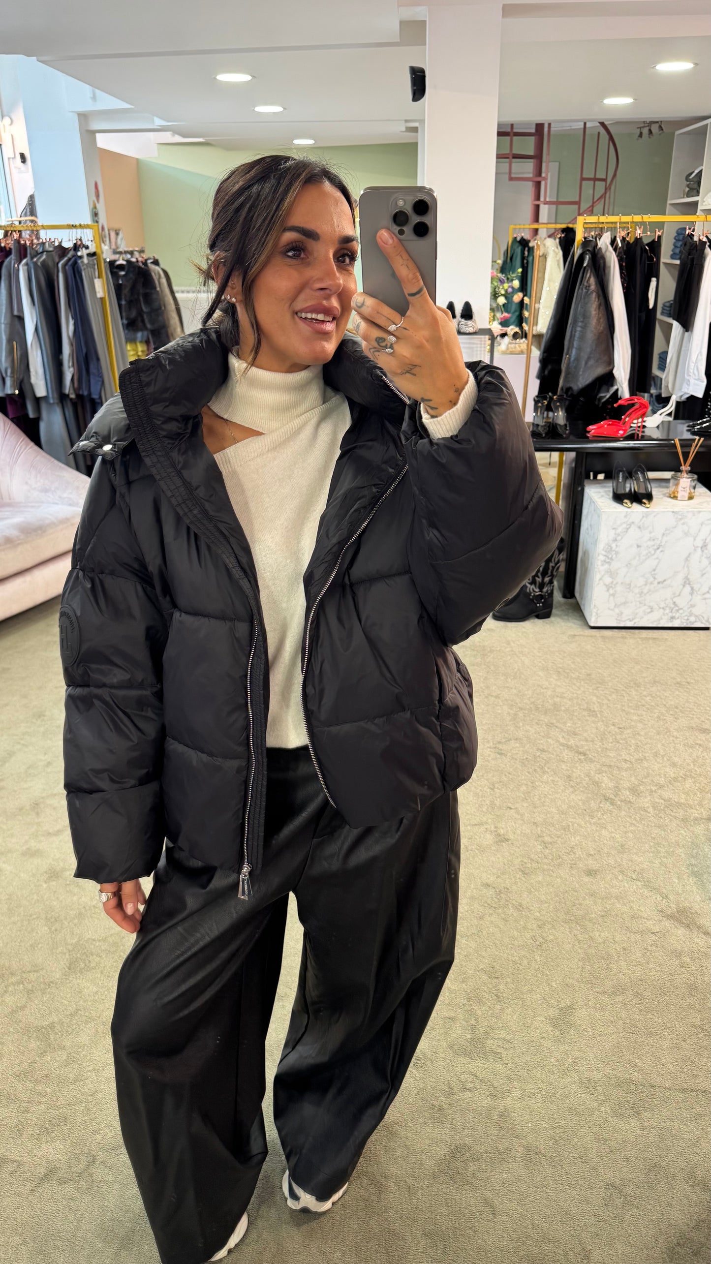 Piumino nero over con cappuccio Hinnominate