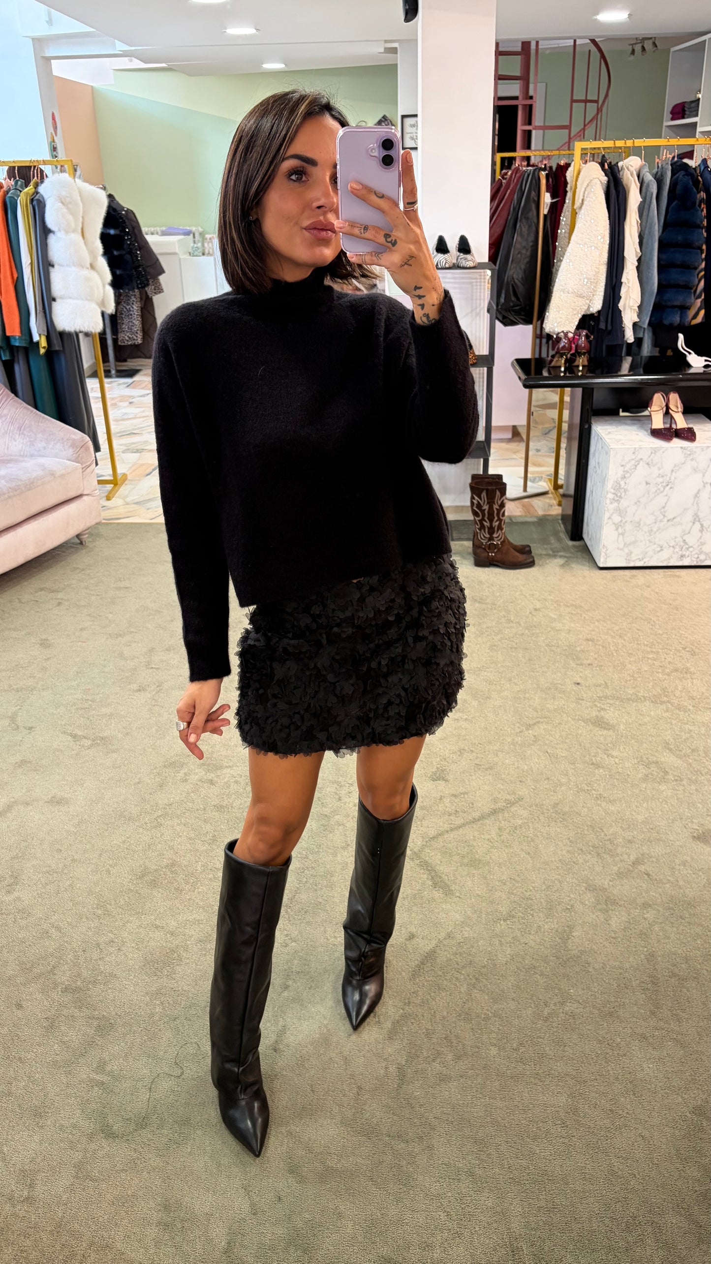 Minigonna nera con roselline in tulle gl