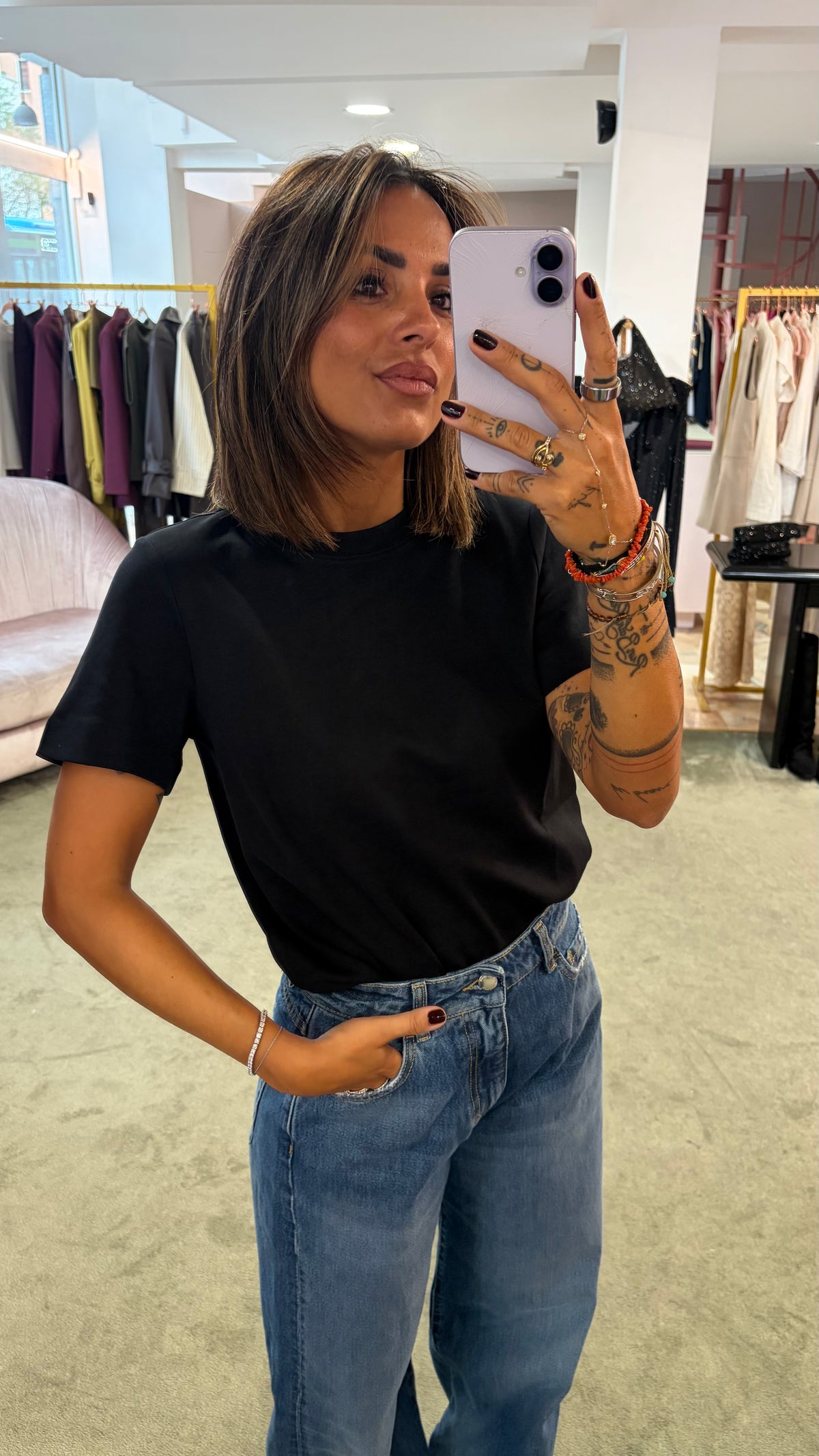T-shirt regular naima manica corta nera aw