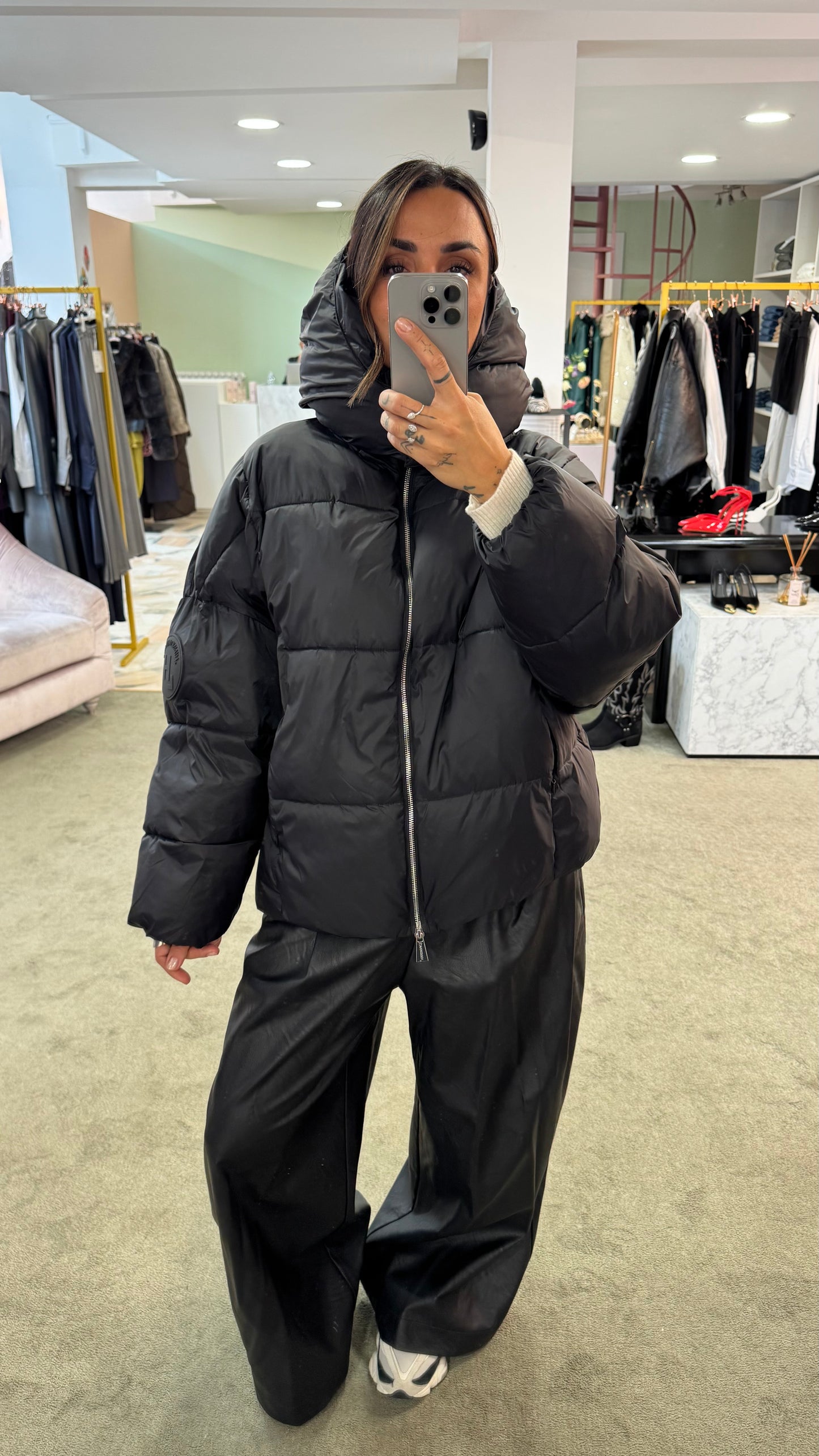 Piumino nero over con cappuccio Hinnominate