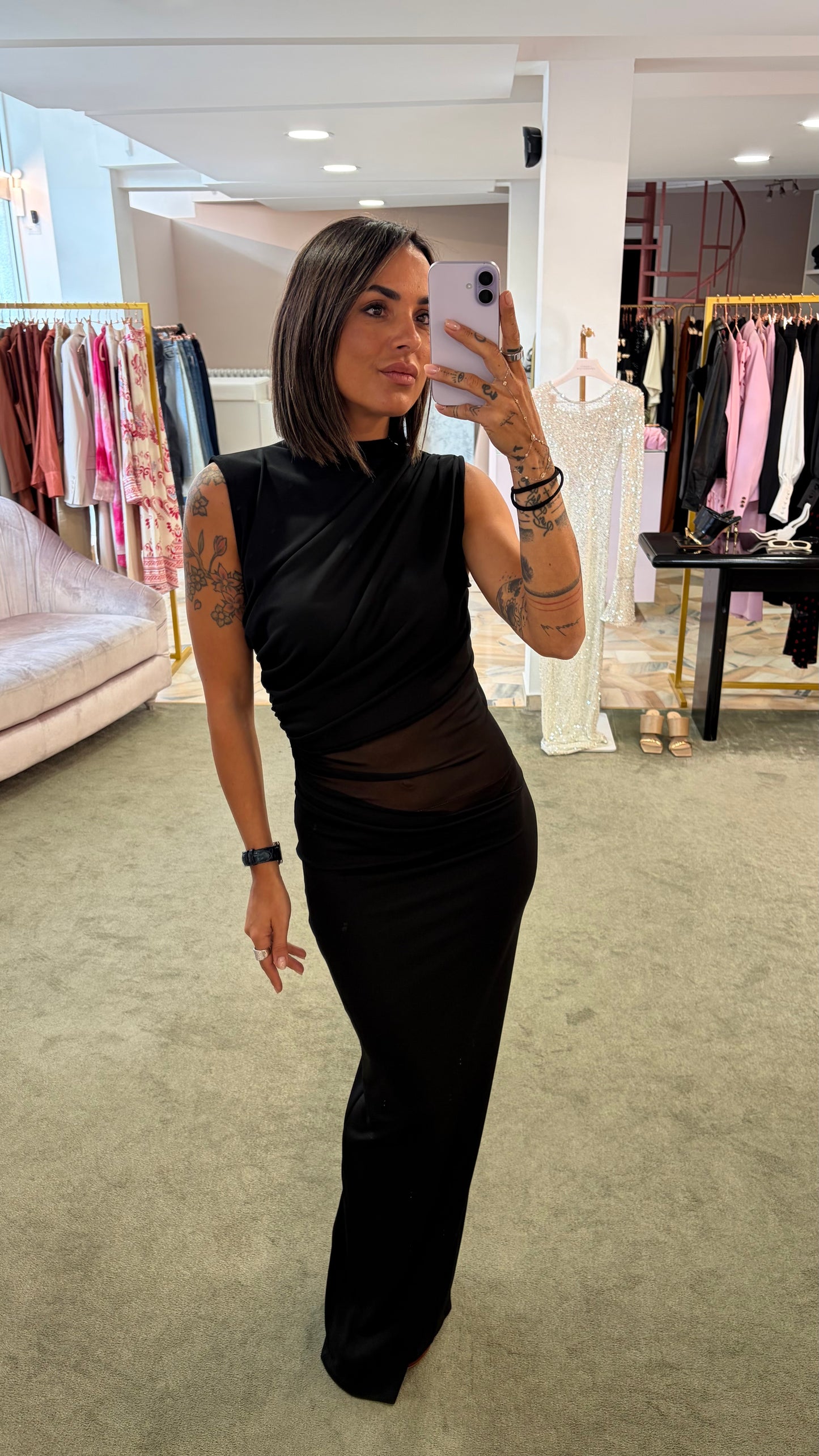 Abito lungo nero arricciato con inserto trasparente ks
