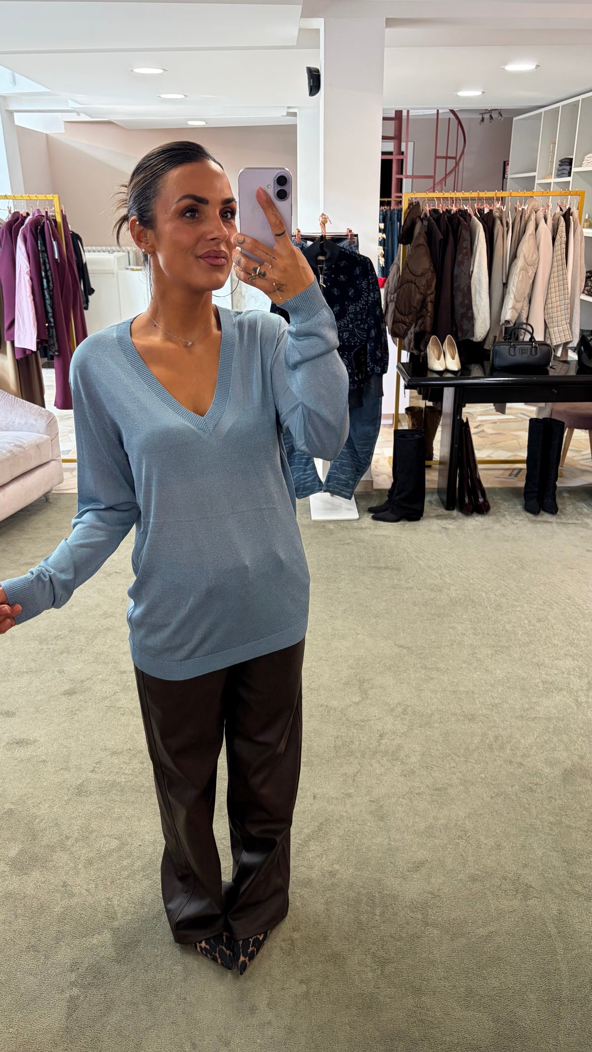 Maglia azzurra lurex scollo a v maniche lunghe fr