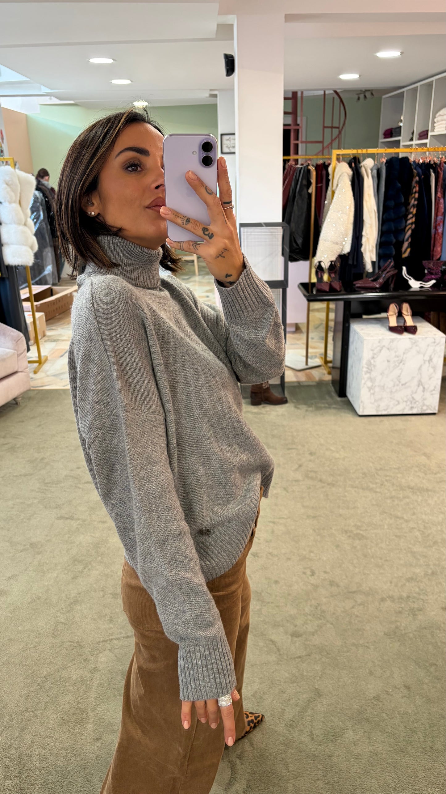 Dolcevita grigio a scatola in angora doppio filo tk