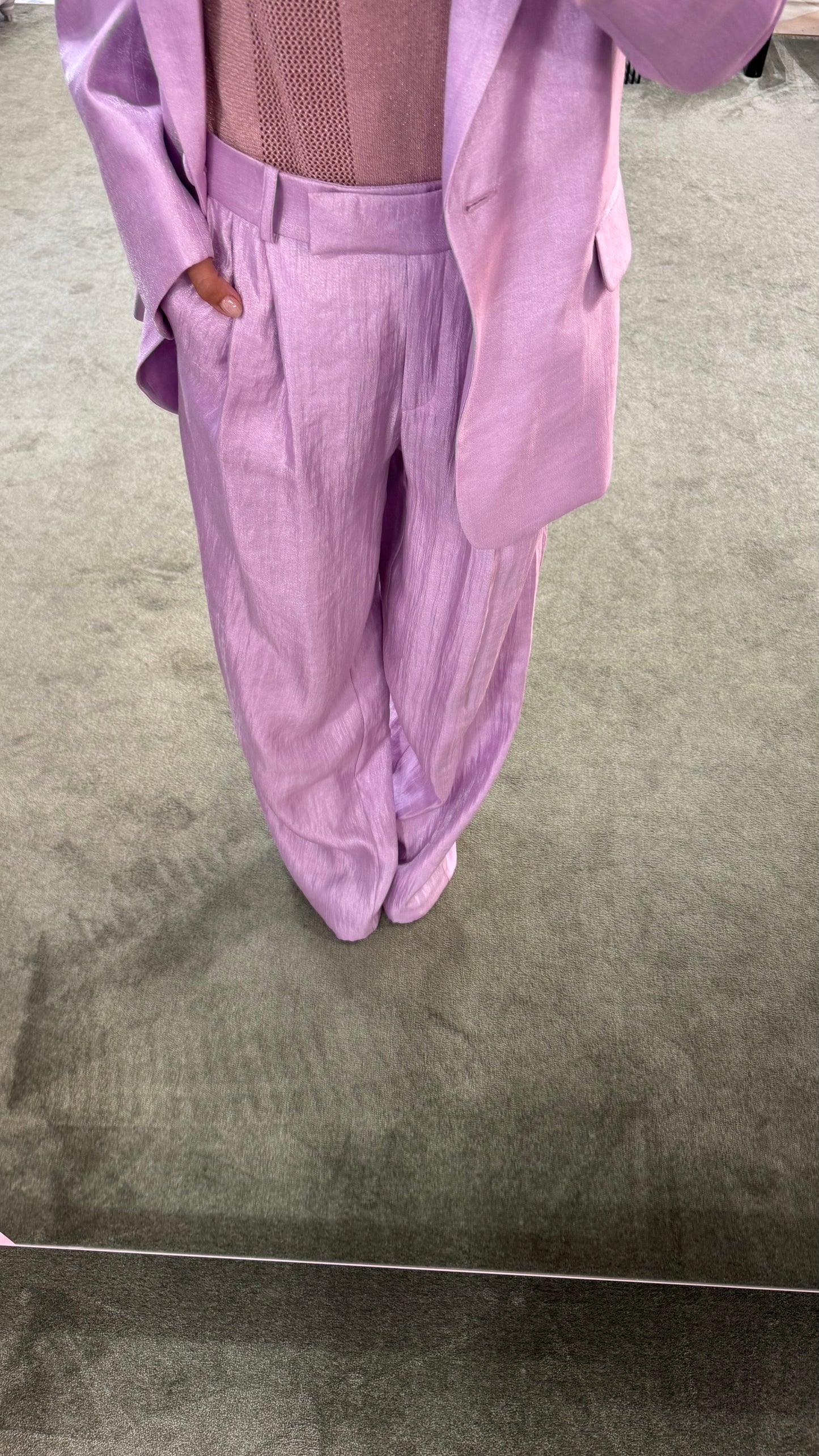 Pantaloni lilla lucido palazzo con pences Actualee