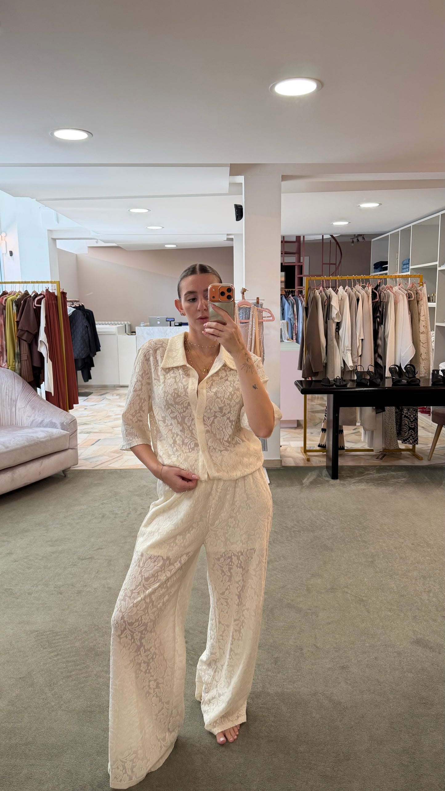 Pantaloni panna traforati con ricami fiori gl