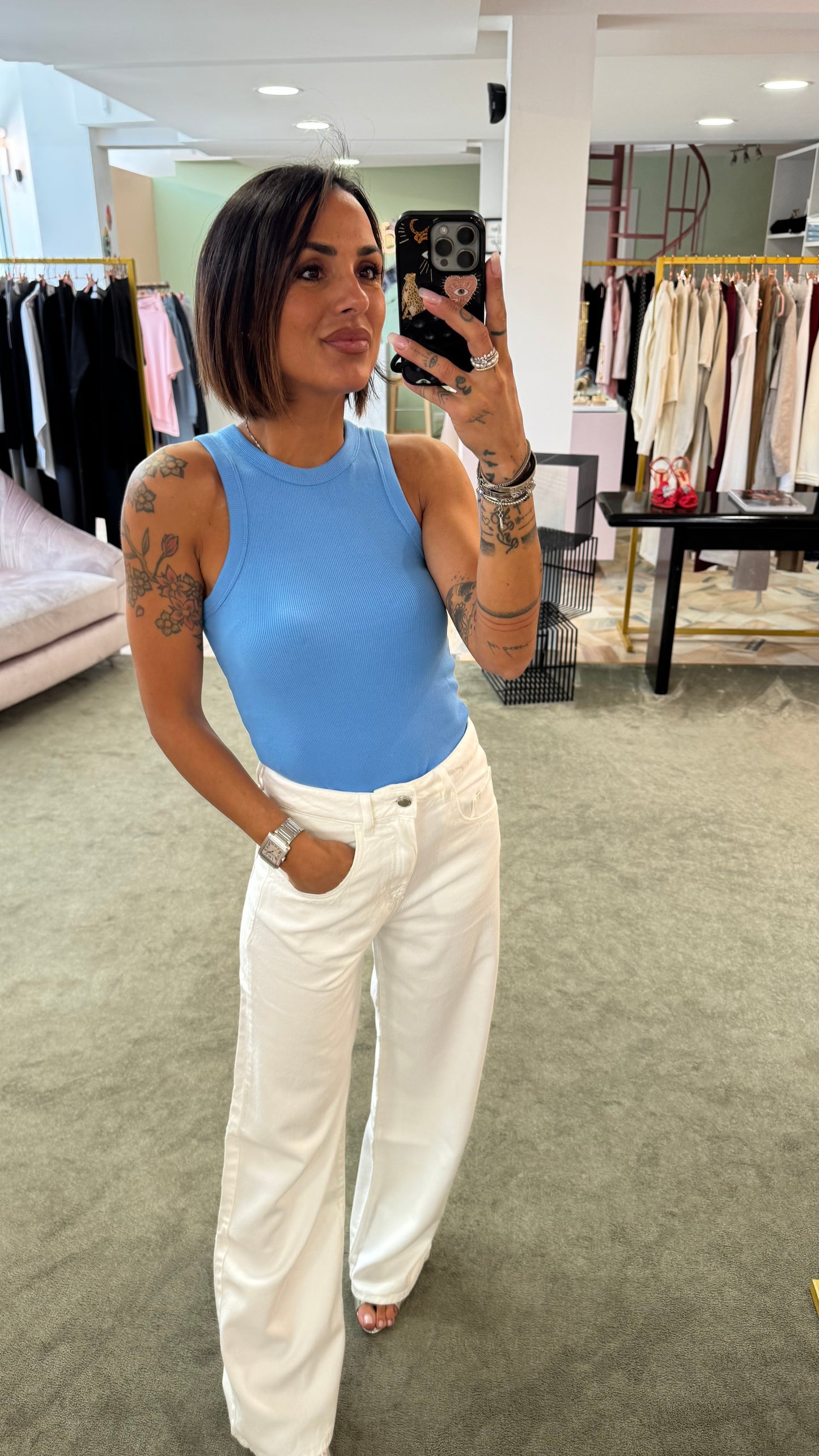 Canotta azzurra a costine scollo all'americana jx