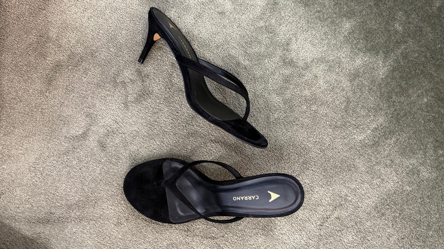 Infradito nero con tacco in suede