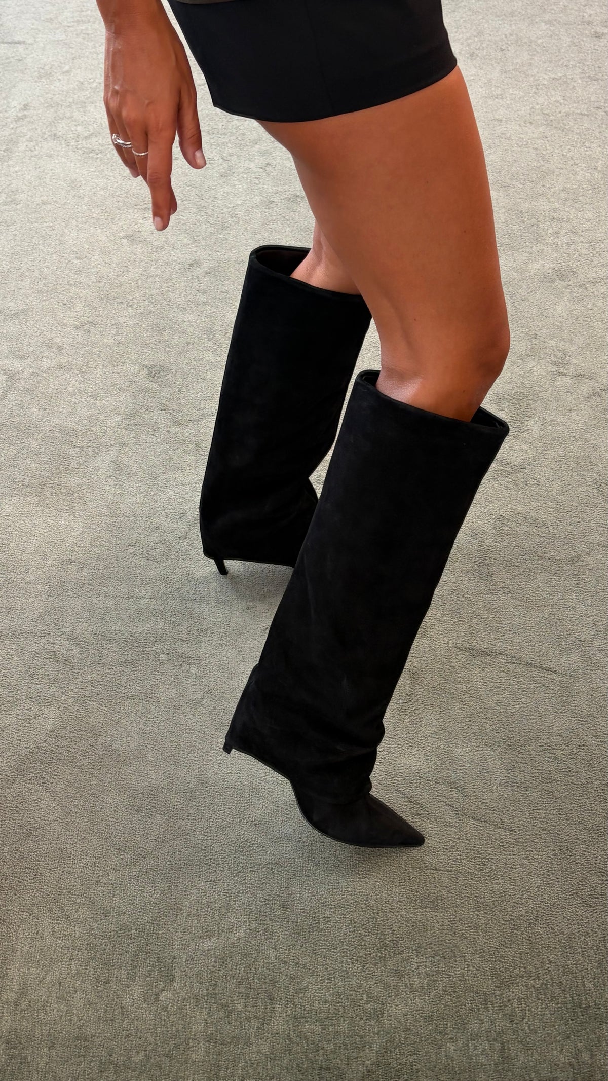 Stivale gambale alto nero in pelle nabuk cr