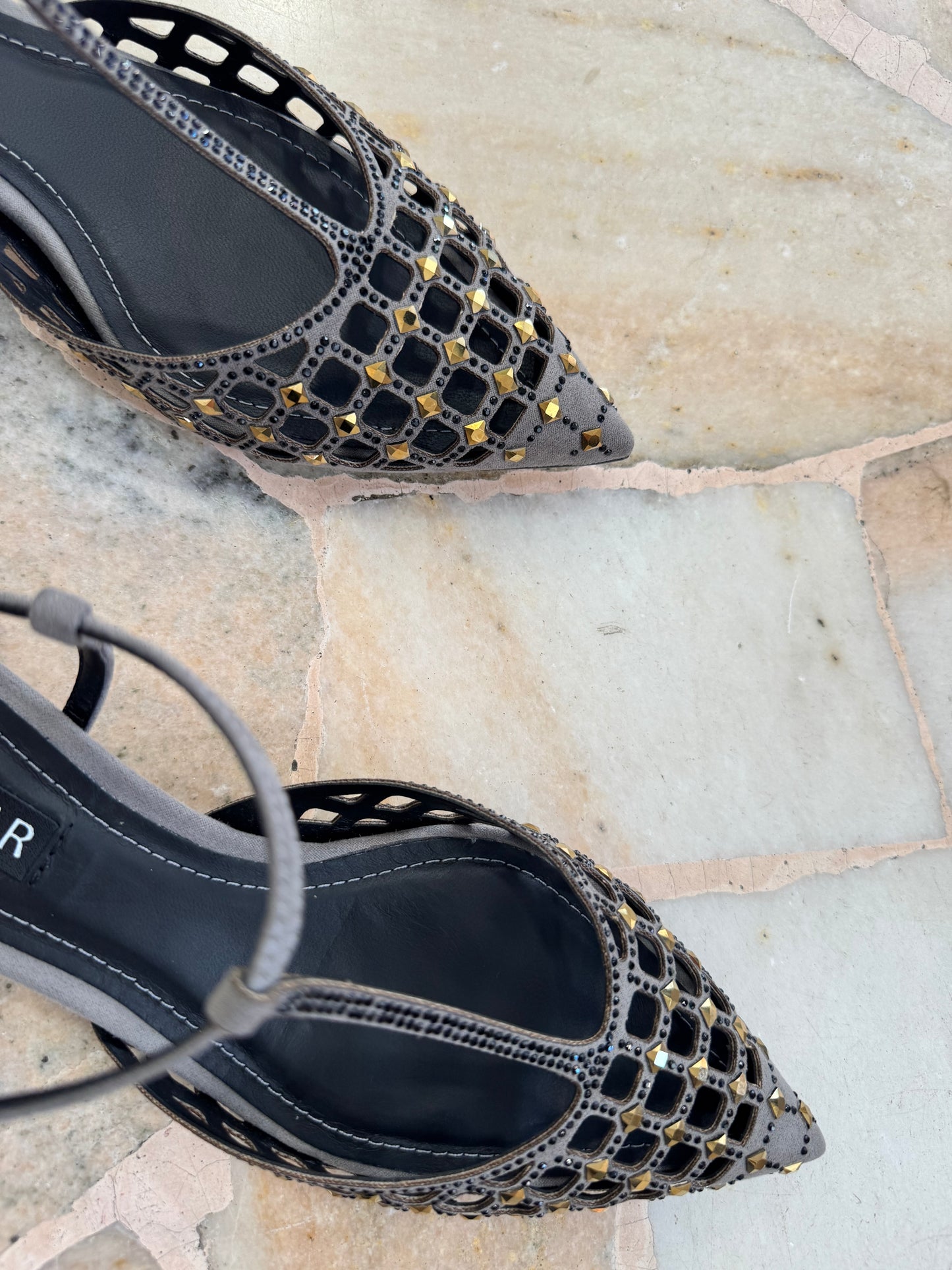 Slingback grigia a rete crystal