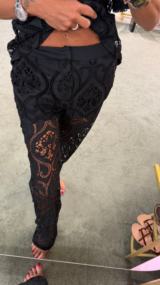 Pantaloni neri in pizzo gl