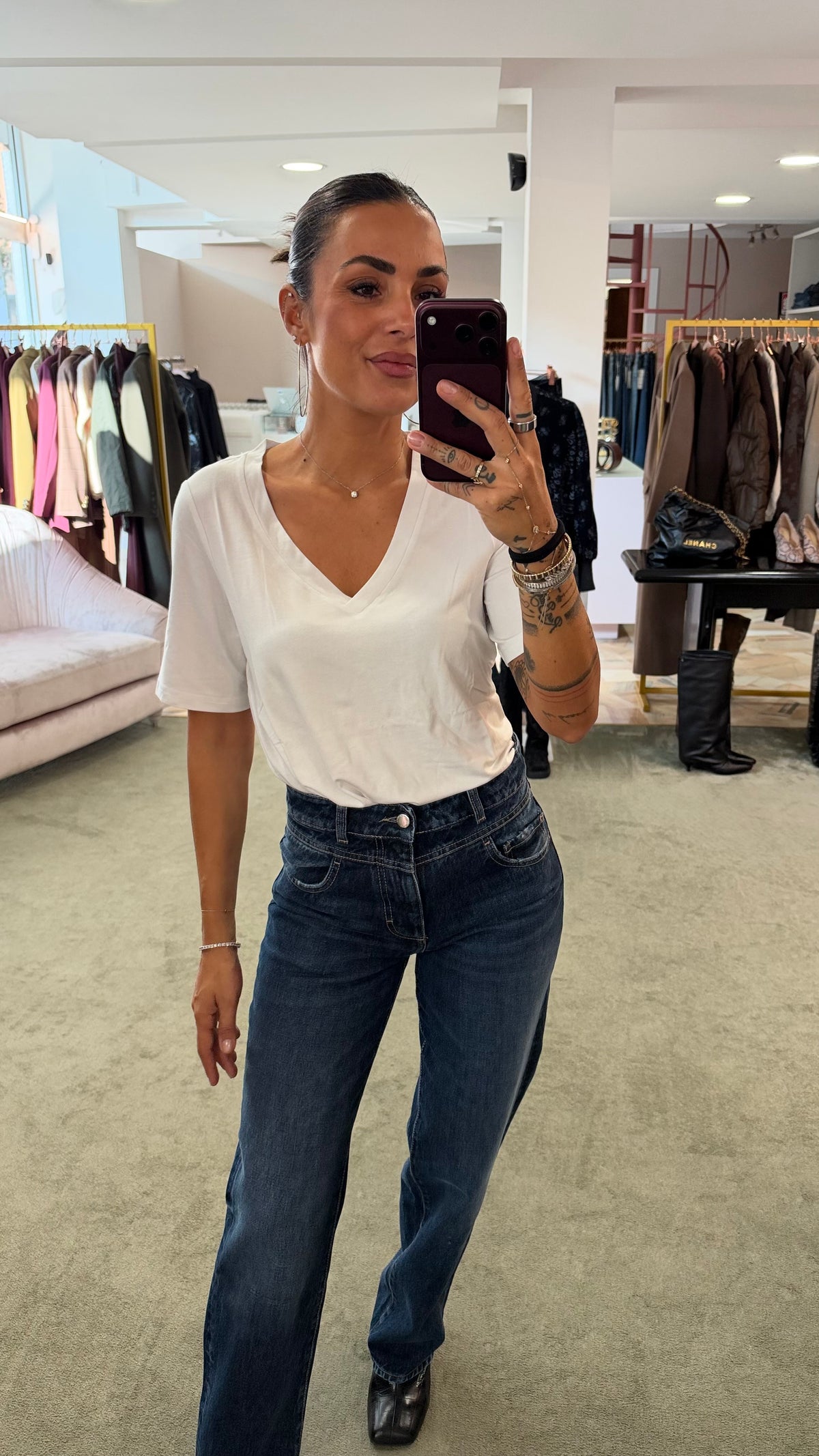 T-shirt rita bianca scollo a v aw