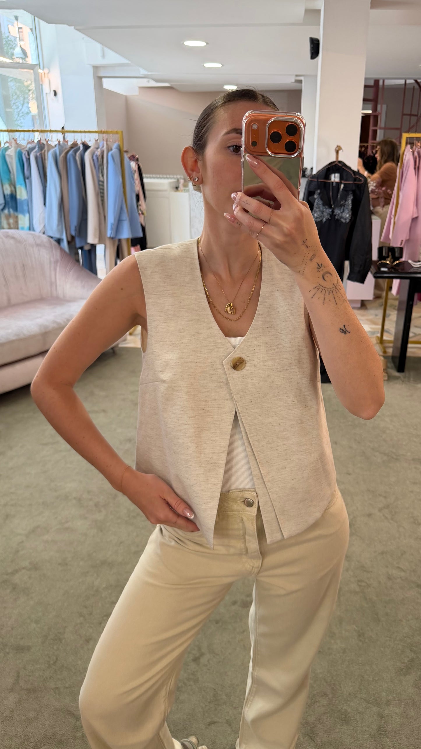 Gilet ecrù melange con un bottone jx