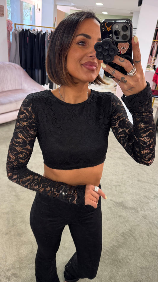 Maglia crop top nera in pizzo maniche lunghe ks