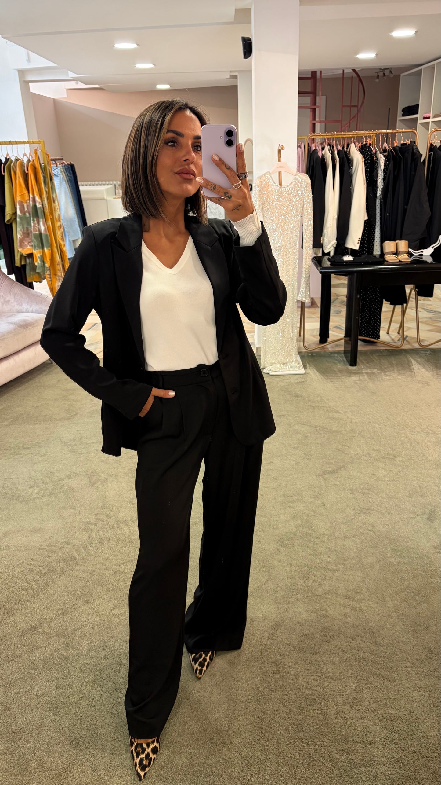 Pantaloni neri wide leg leggeri ay