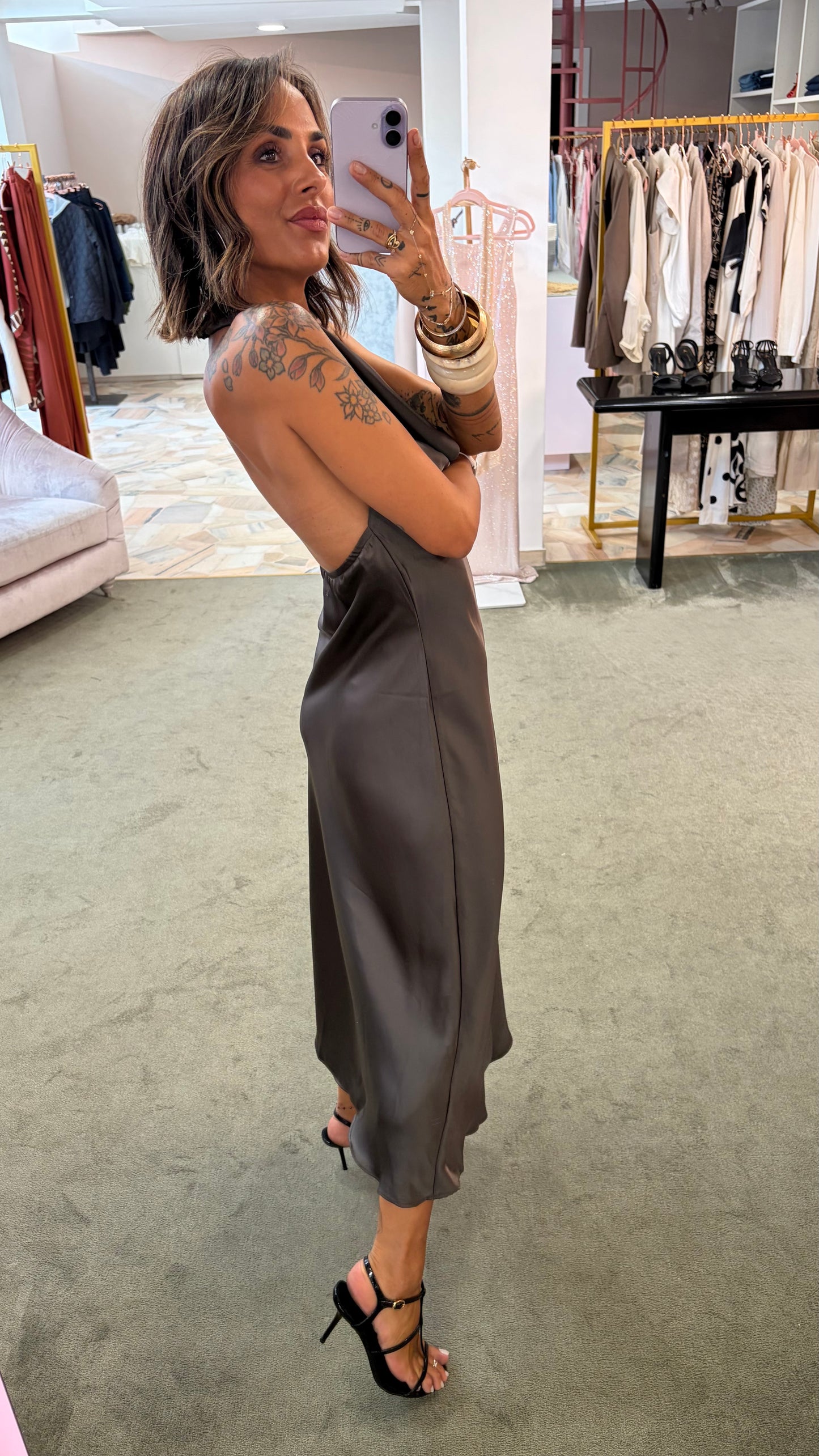 Abito midi asfalto in satin schiena nuda gl