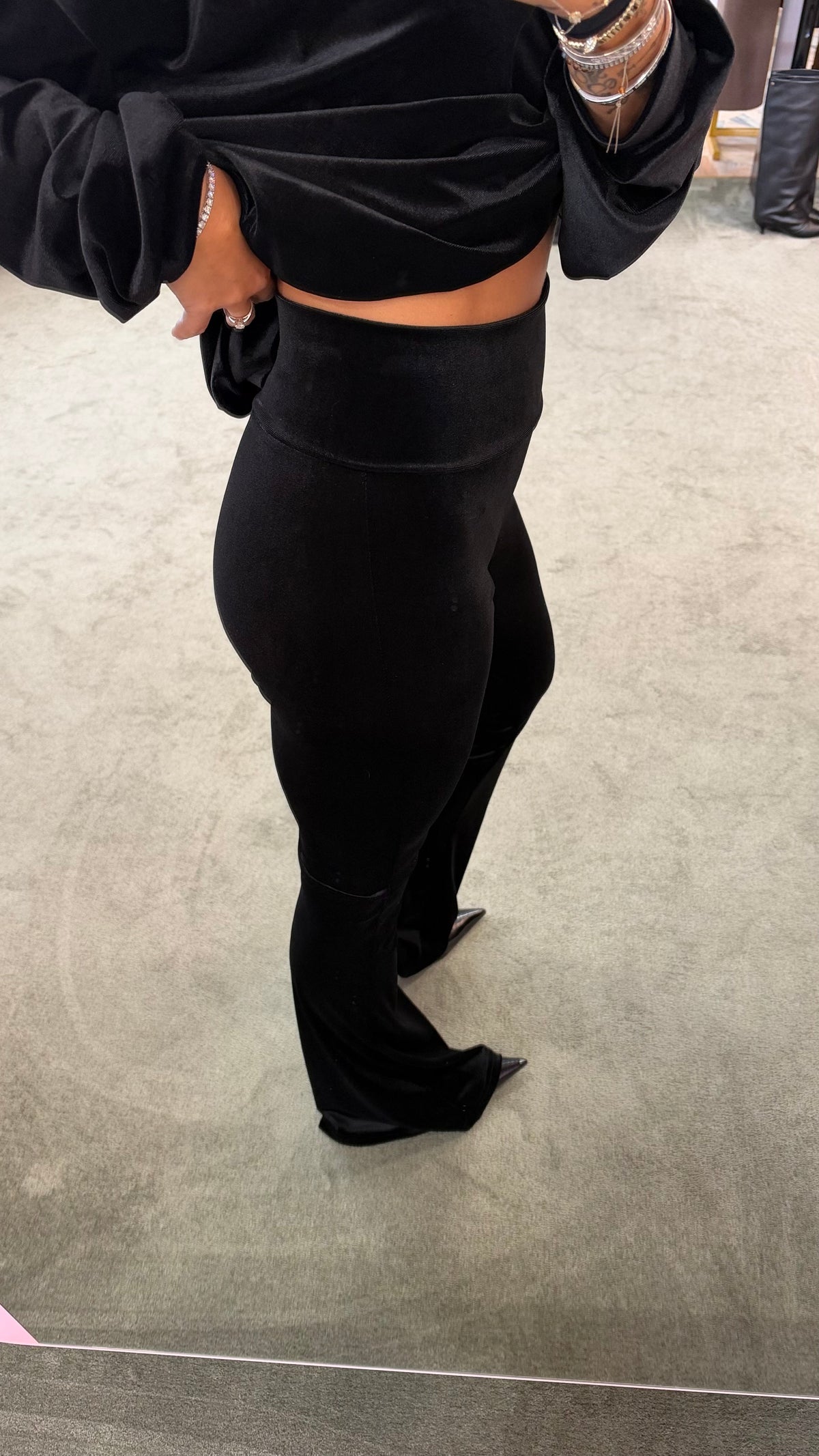 Pantaloni neri flare in velluto Don't@Me