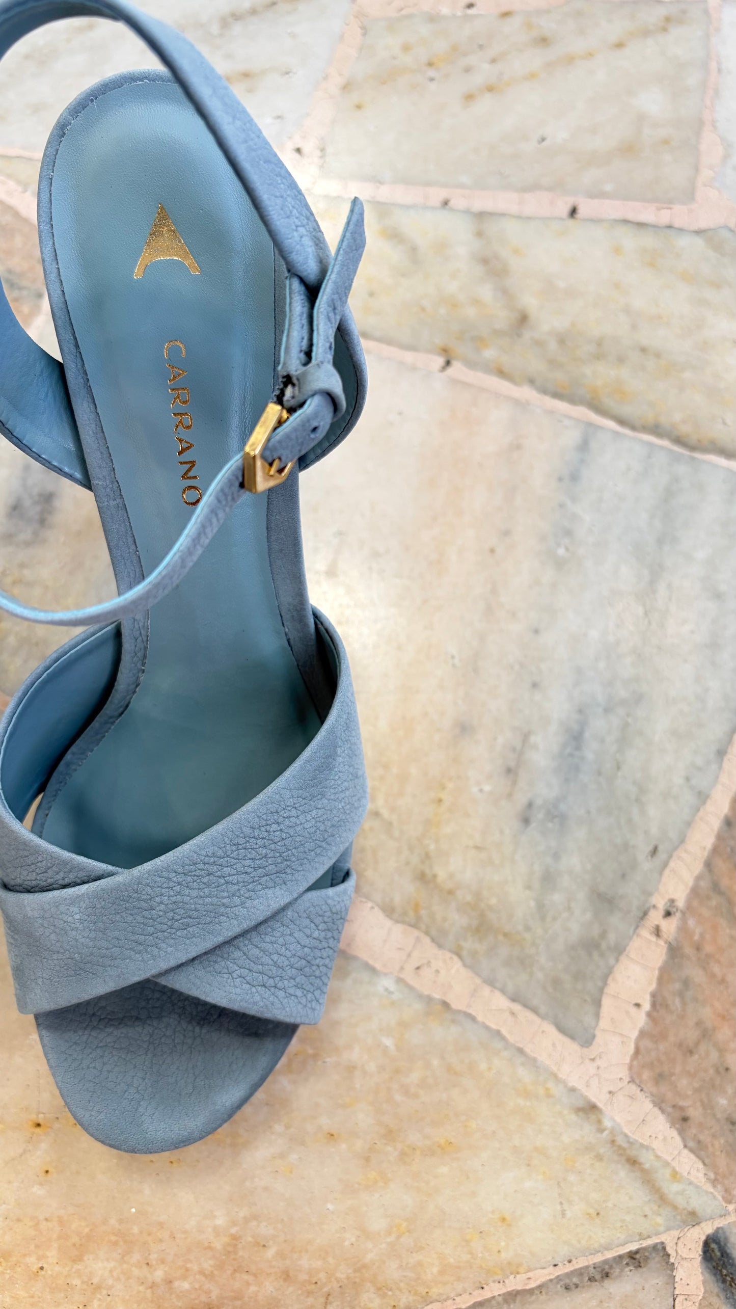 Sandalo azzurro plateau in suede