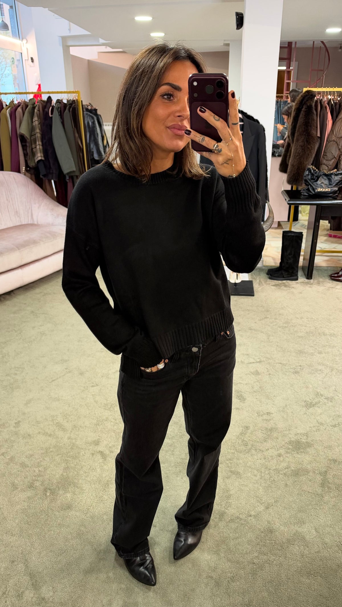 Maglione nero con spacchi asimmetrici tk