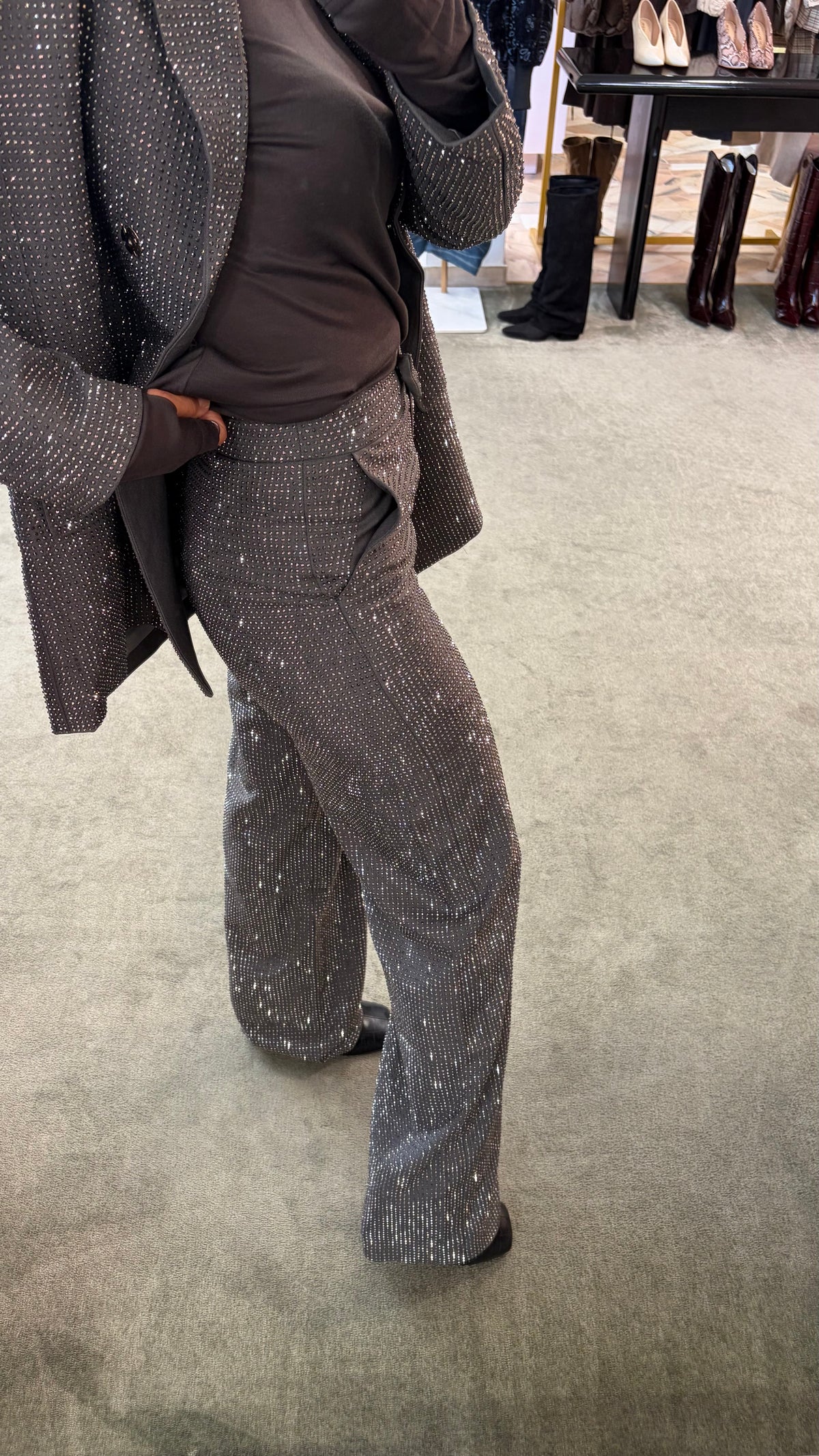 Pantaloni grigi con cristalli tw