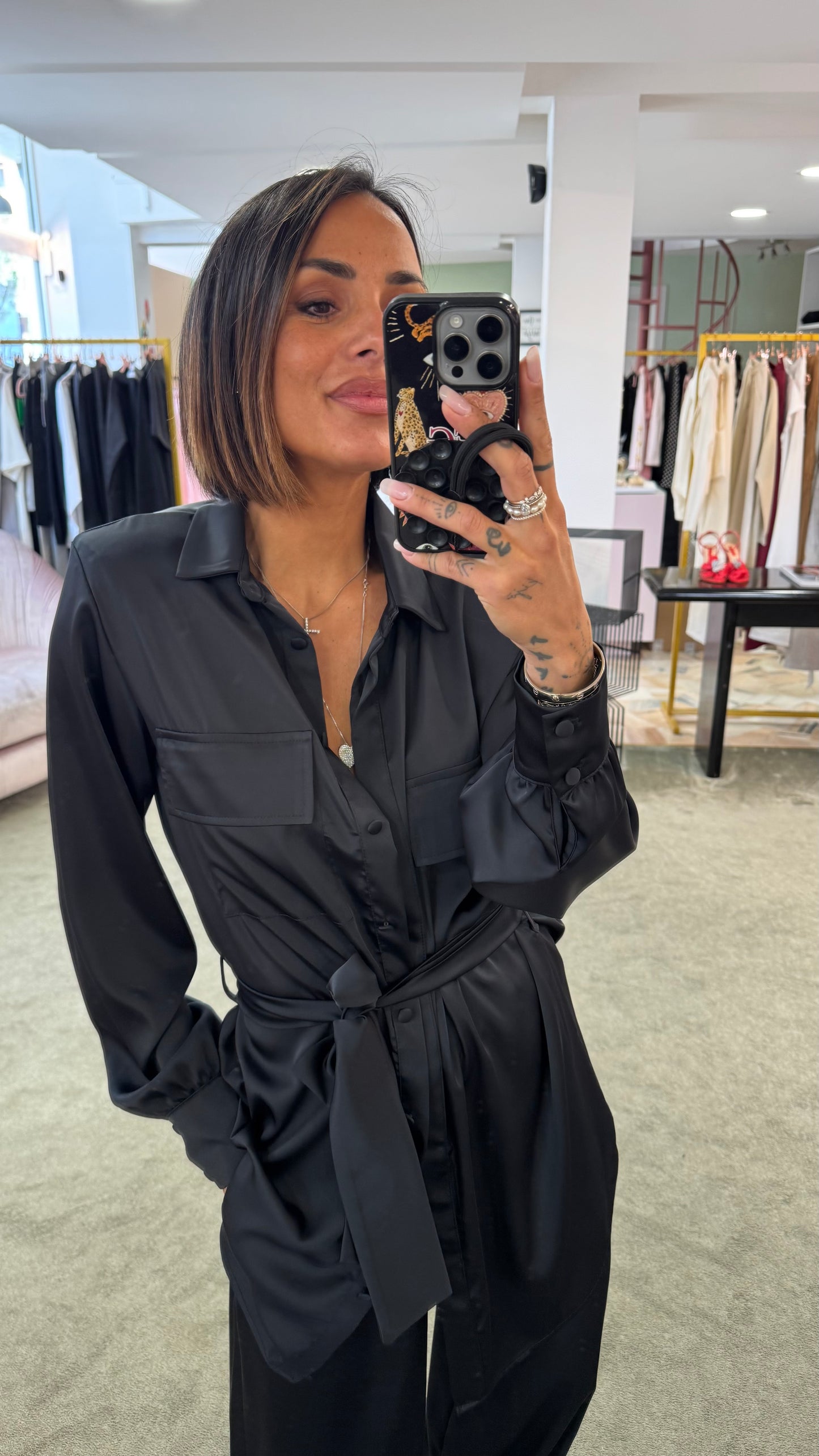 Maxi blusa nera con cintura in satin ks