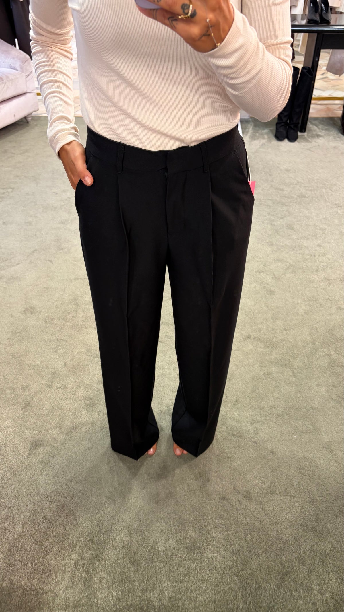 Pantaloni neri ellis con pences wide leg jx
