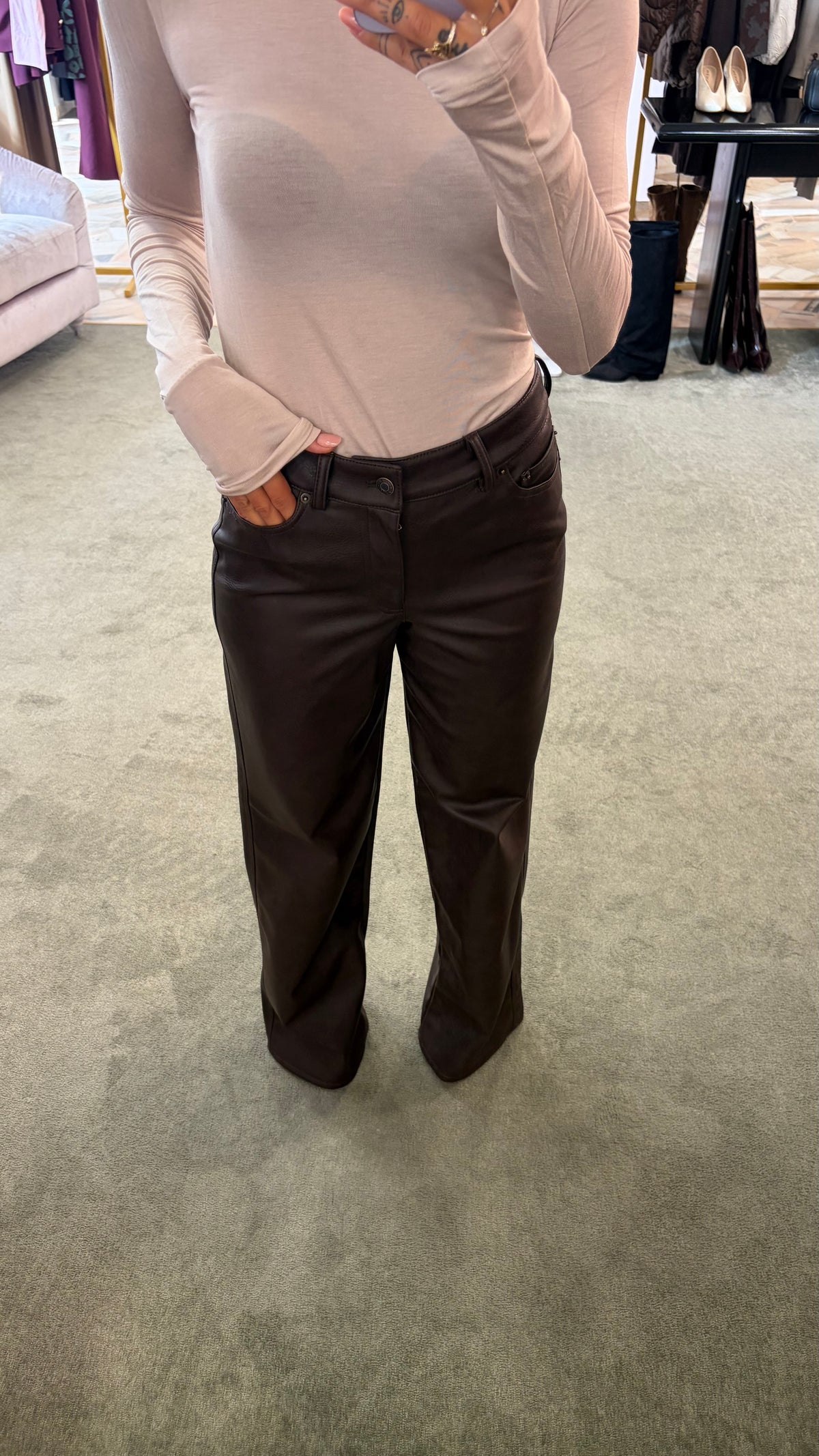 Pantaloni ecopelle marrone cioccolato jx
