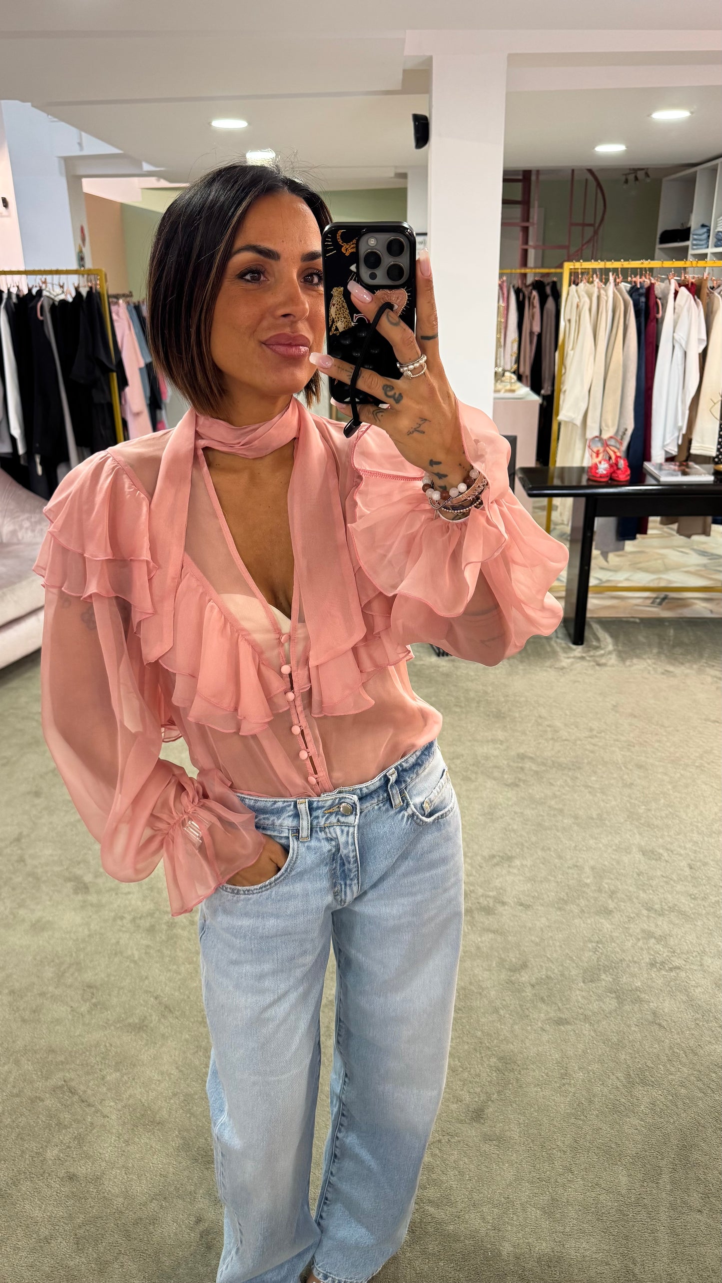 Camicia rosa trasparente con volant Actualee