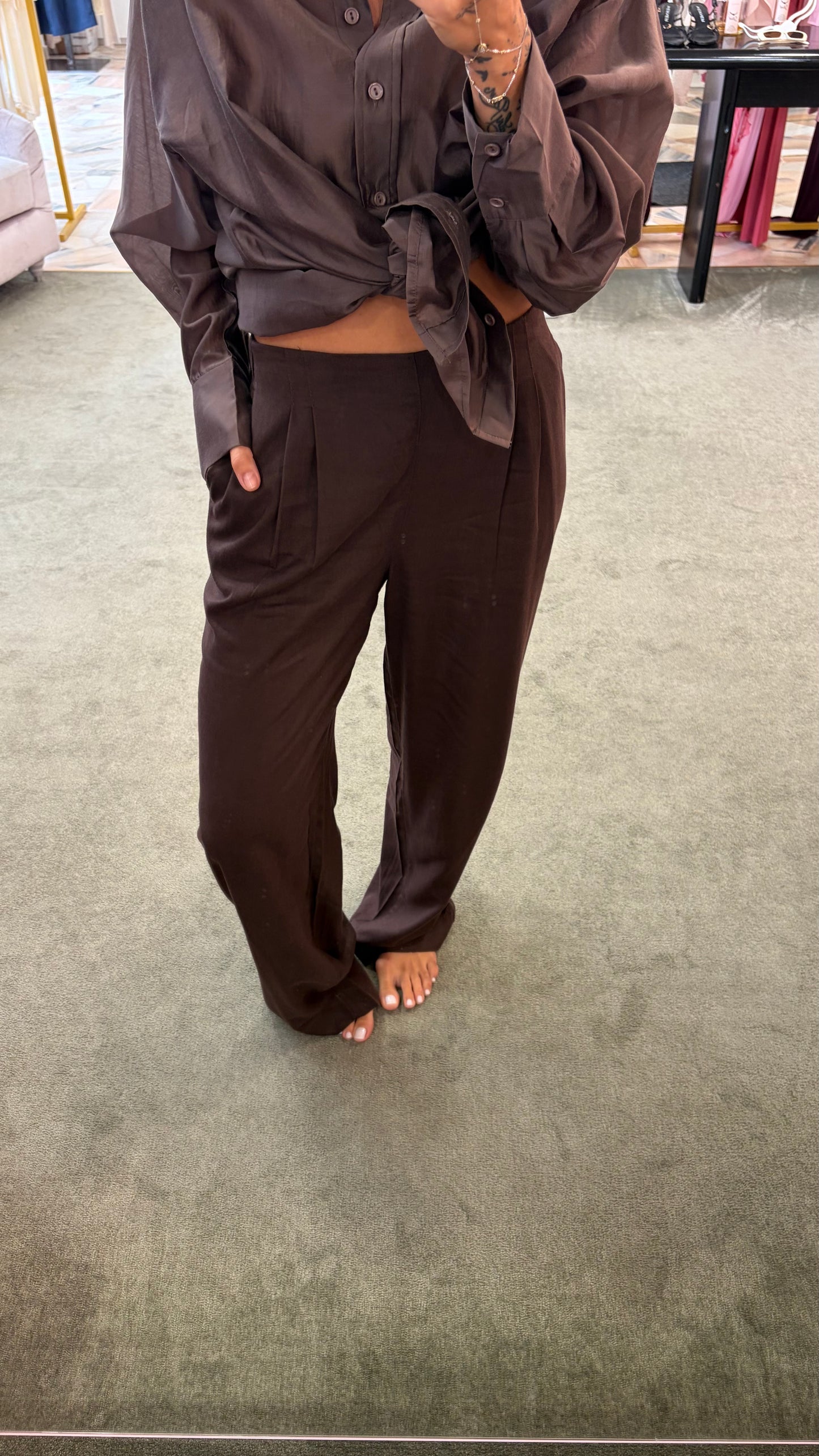 Pantaloni almira marrone caffè con pences ed elastico jx