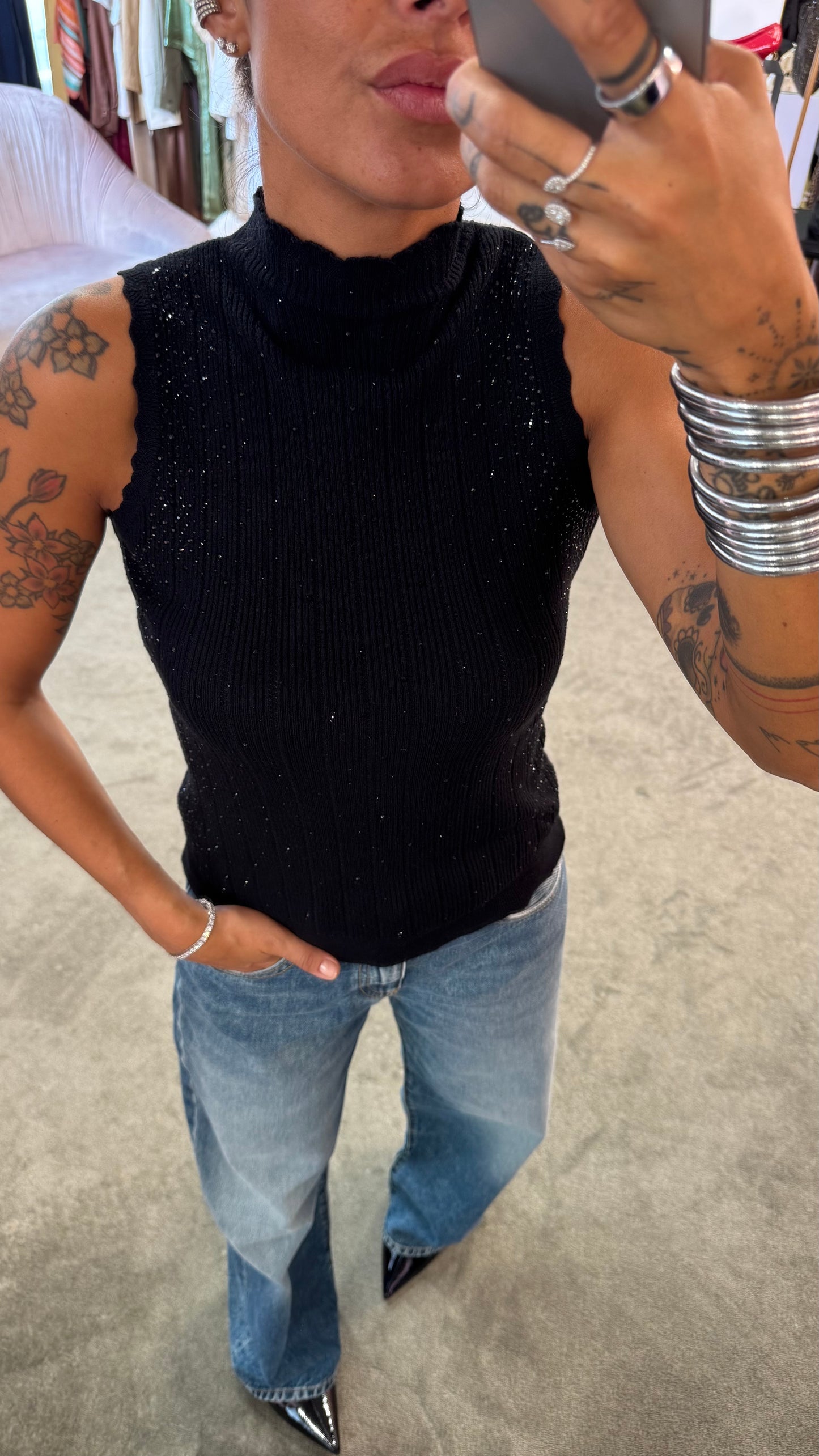 Lupetto smanicato nero con cristalli a costine fr