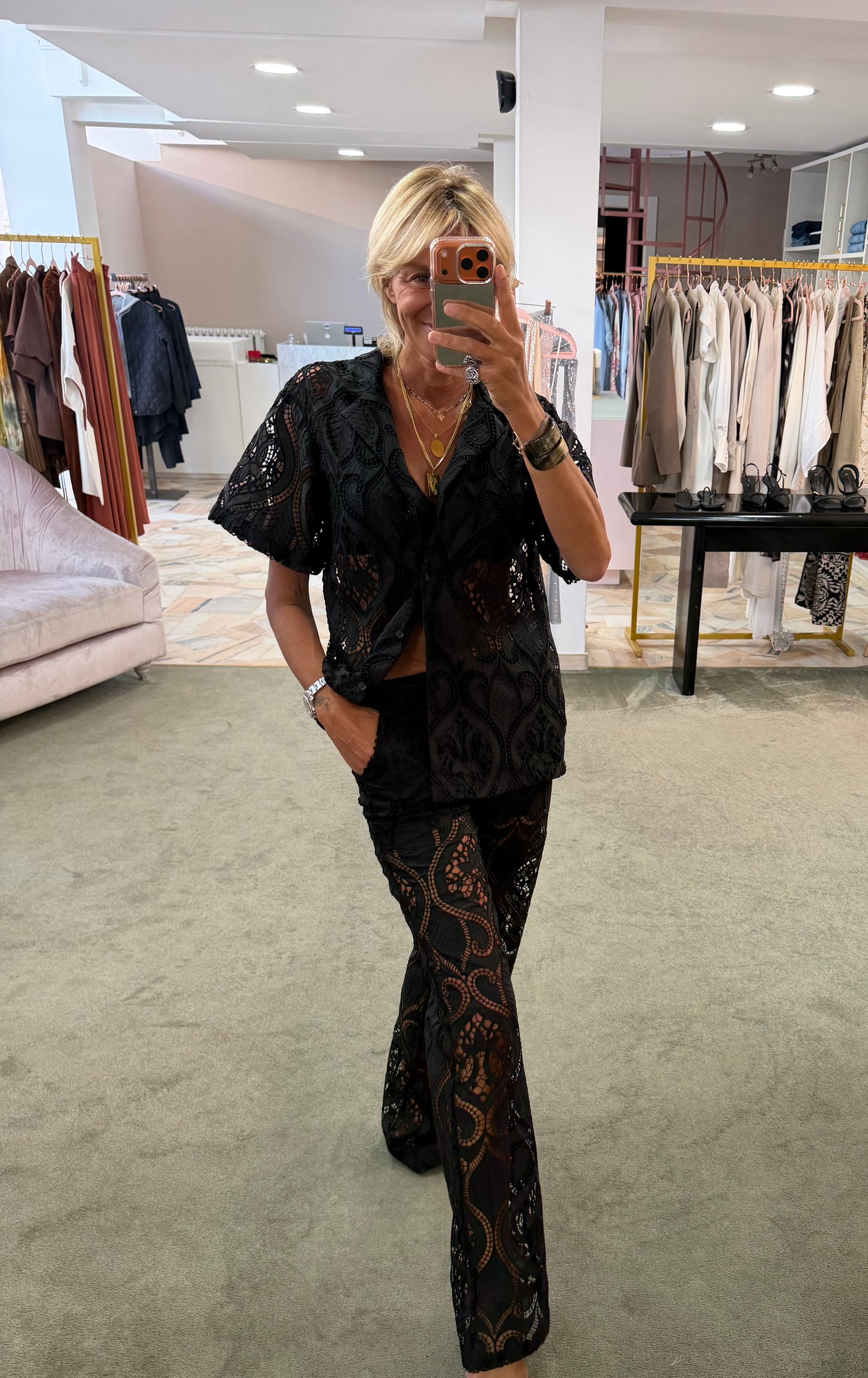 Pantaloni neri in pizzo gl