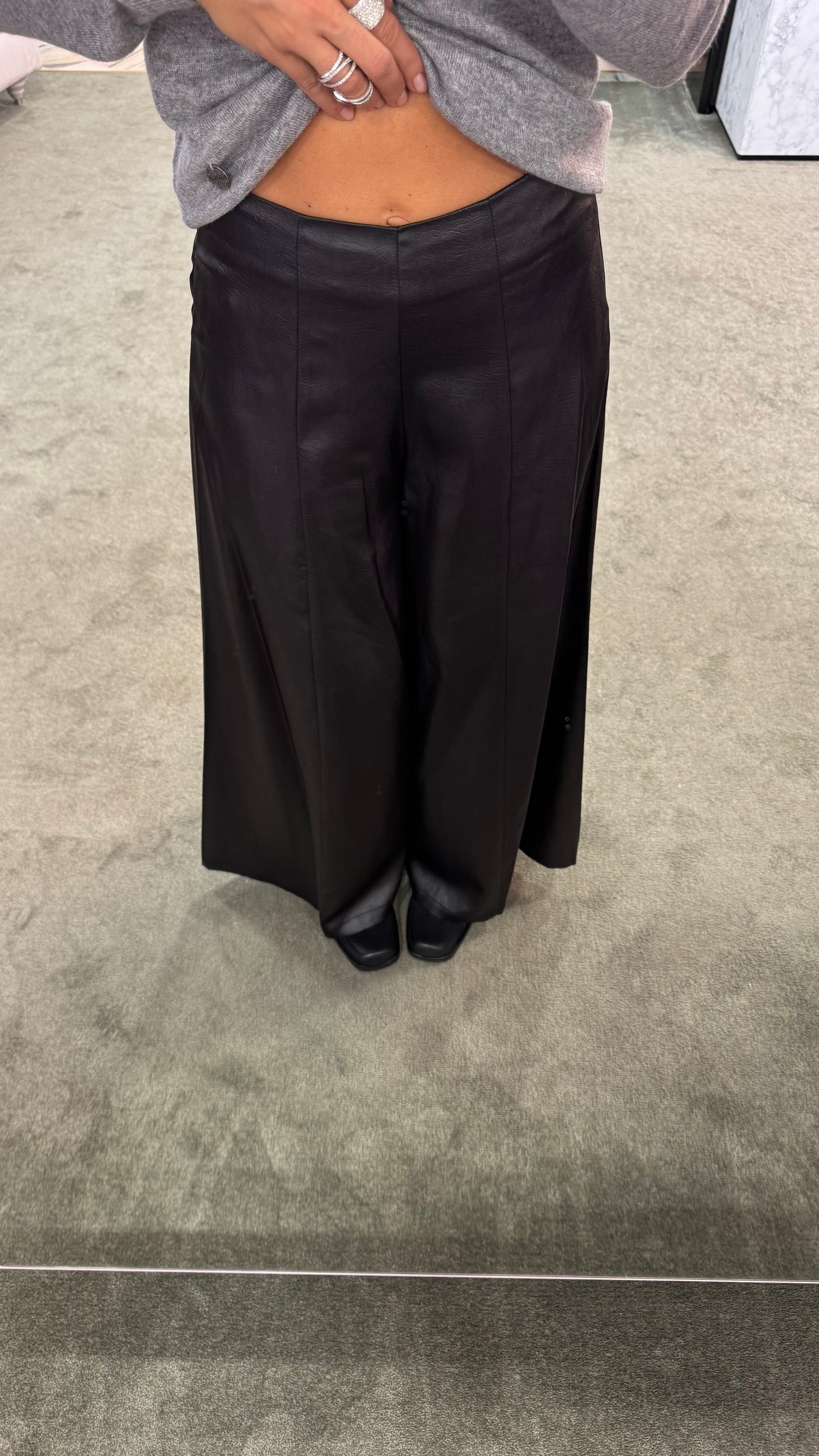 Pantaloni wide leg effetto pelle ay