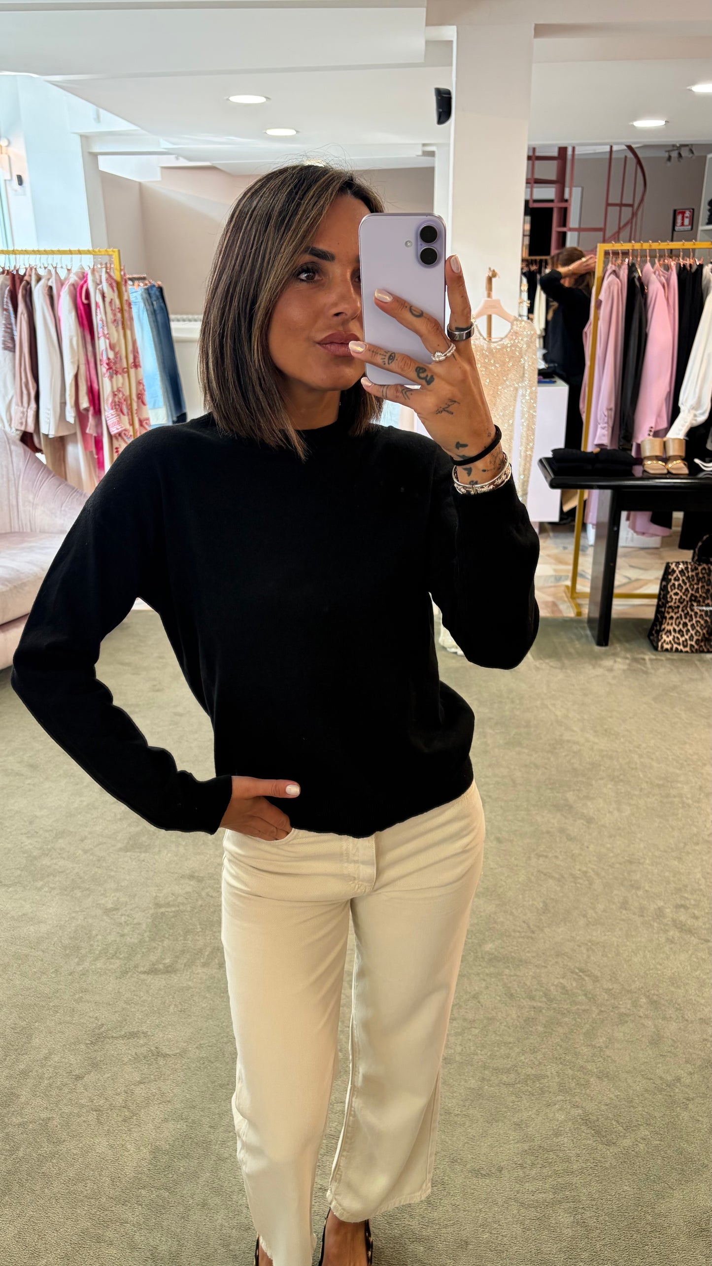 Maglione girocollo nero ay