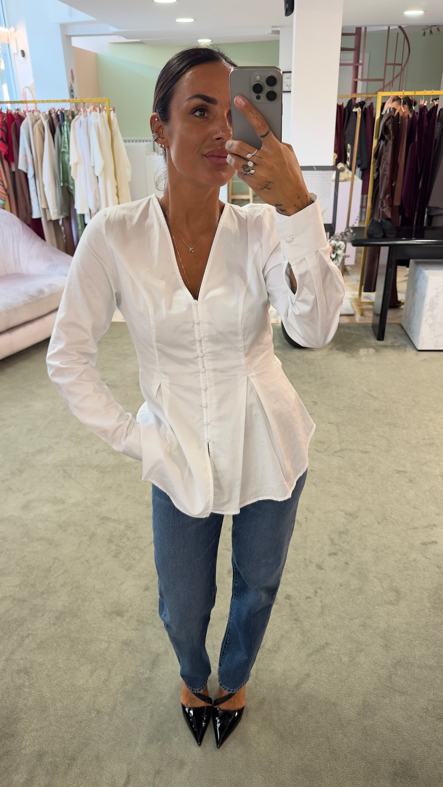 Camicia bianca scollo a v sciancrata sl