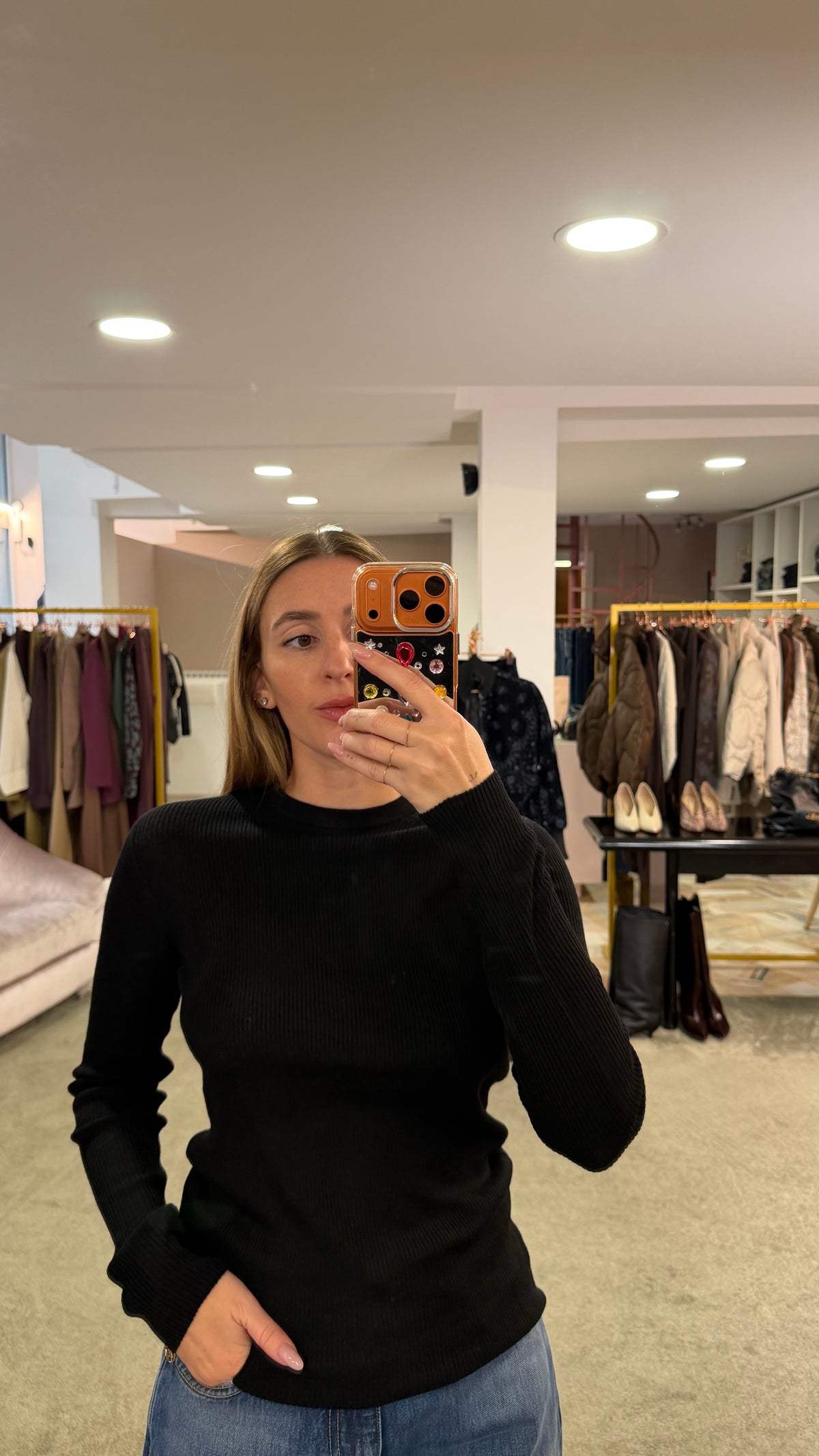 Maglione girocollo nero a costine tk