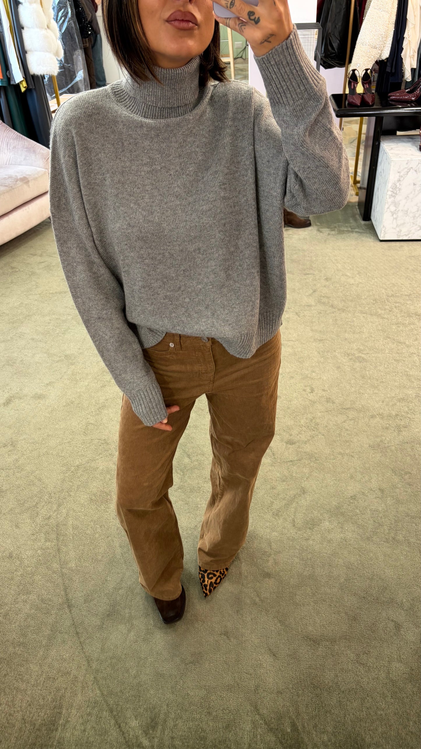 Dolcevita grigio a scatola in angora doppio filo tk