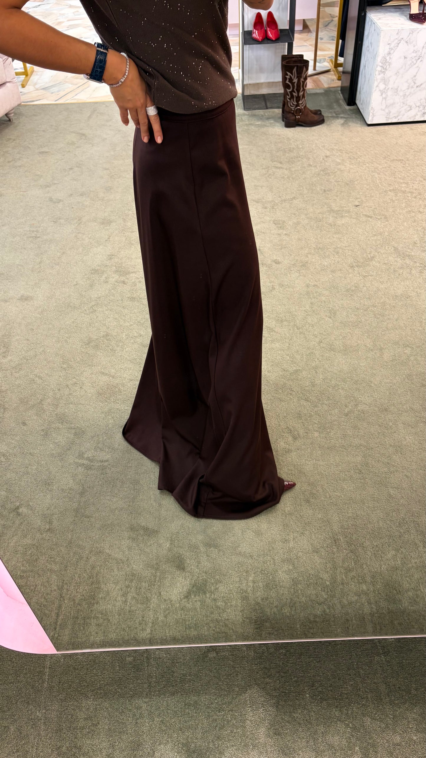 Pantaloni marroni a palazzo mq