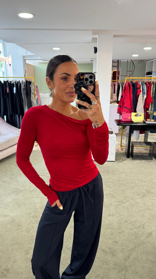 Maglia monospalla rosso sottogiacca